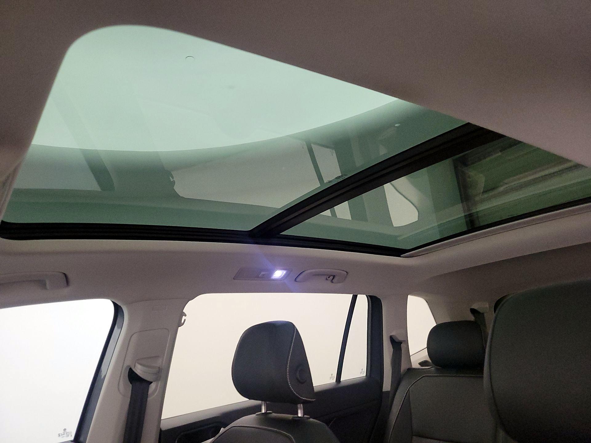 Thumbnail: 2023 Volkswagen Tiguan - 19