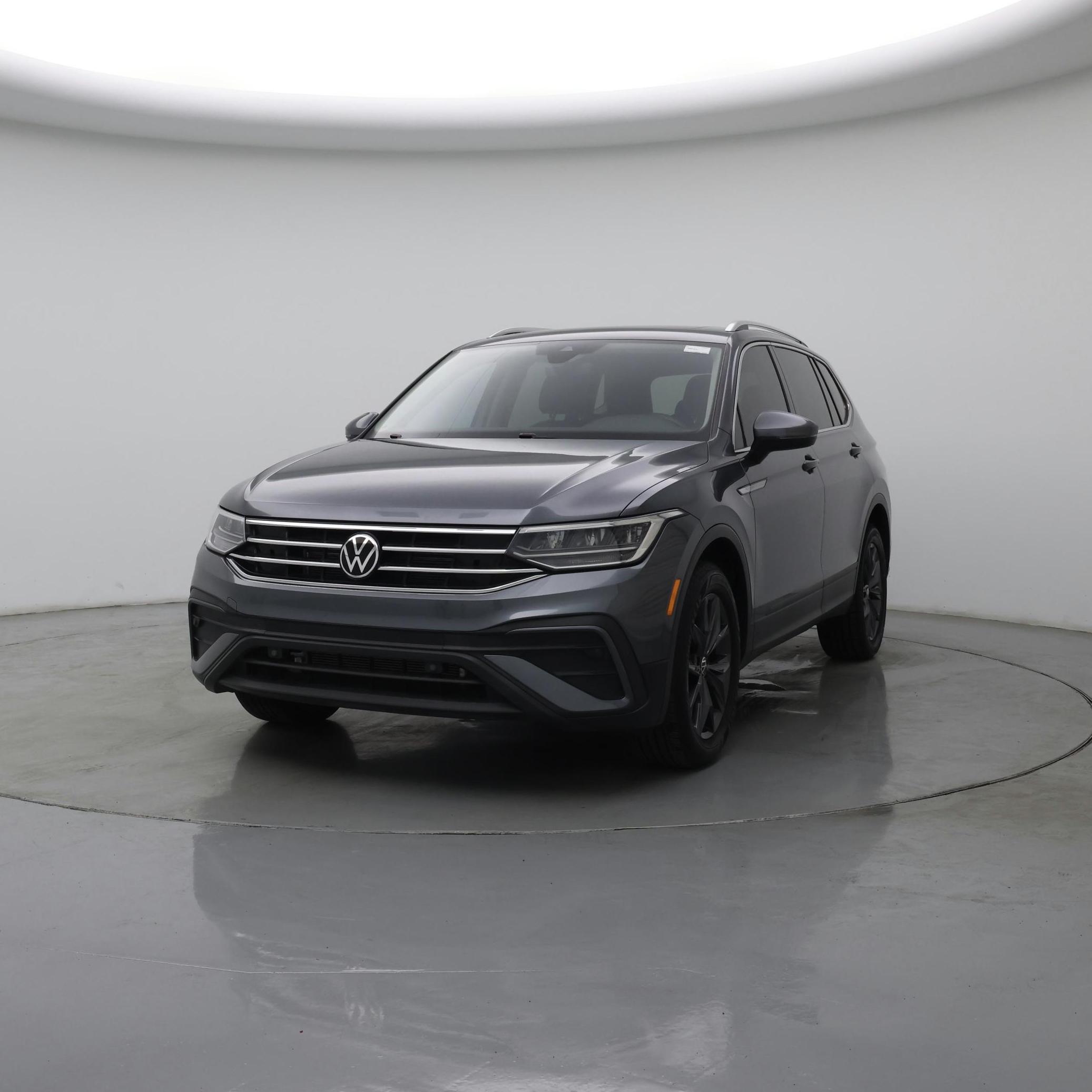 Thumbnail: 2023 Volkswagen Tiguan - 4