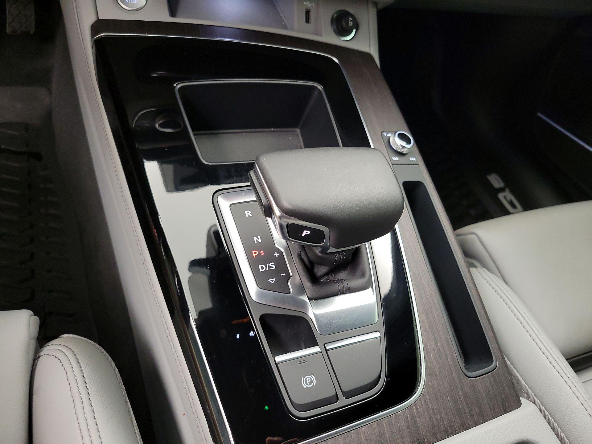 Thumbnail: 2025 Audi Q5 - 18