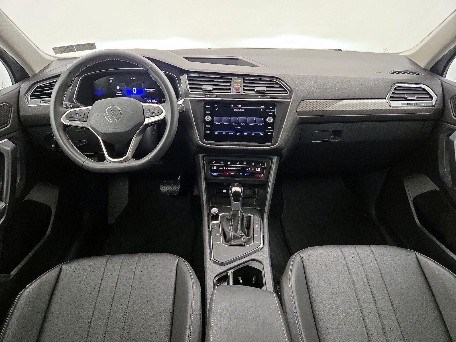 2023 Volkswagen Tiguan SE - Photo 10