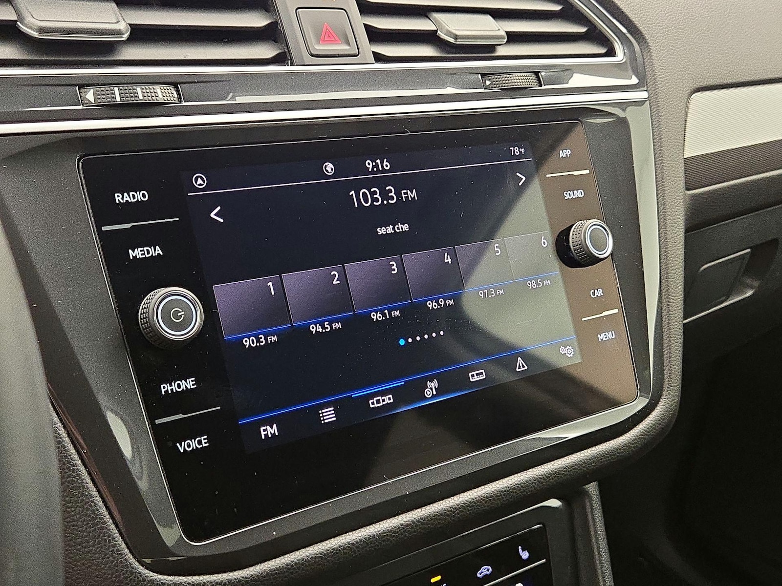 2023 Volkswagen Tiguan SE - Photo 16