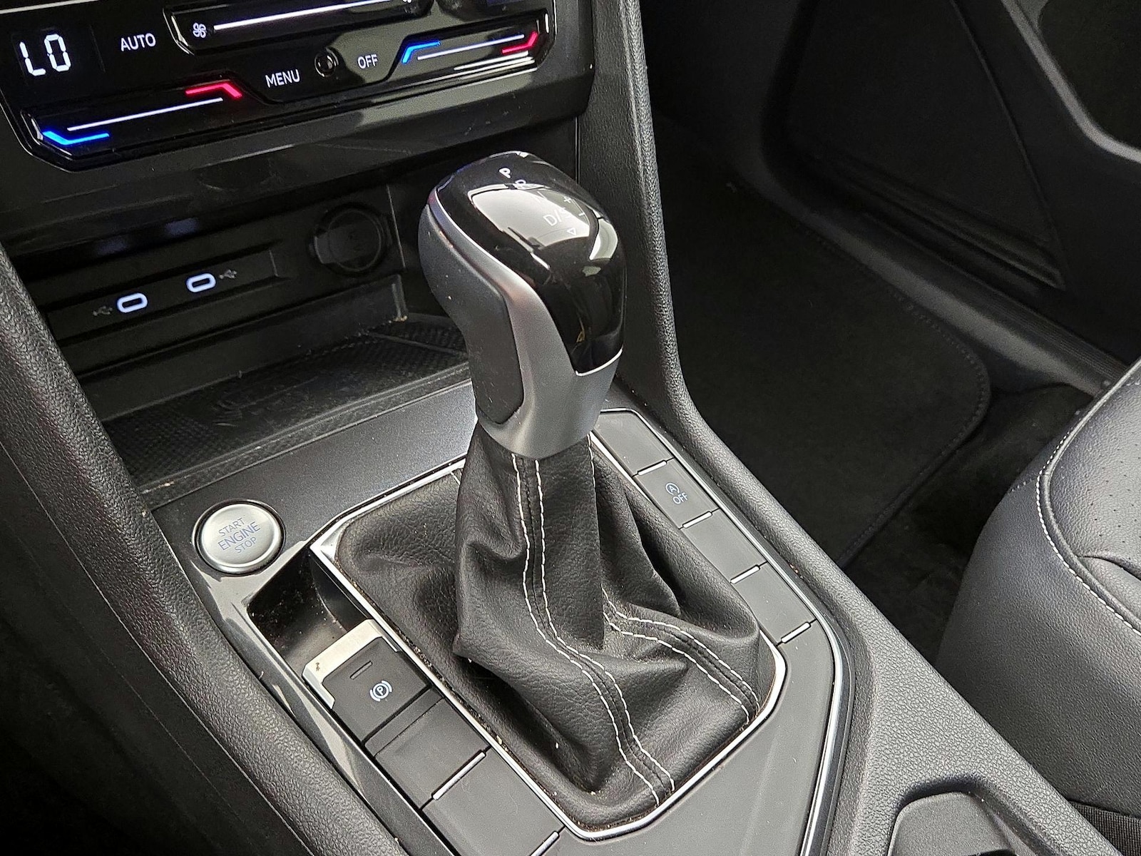 2023 Volkswagen Tiguan SE - Photo 18