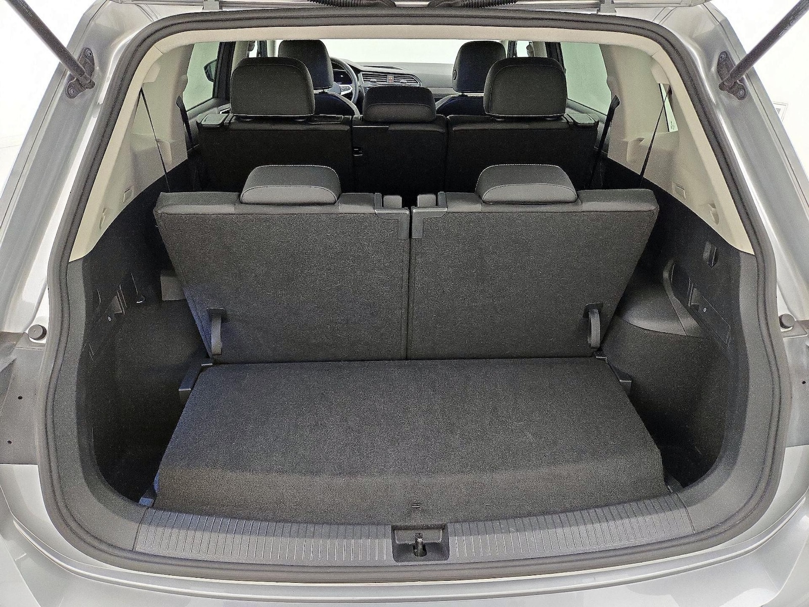 2023 Volkswagen Tiguan SE - Photo 22