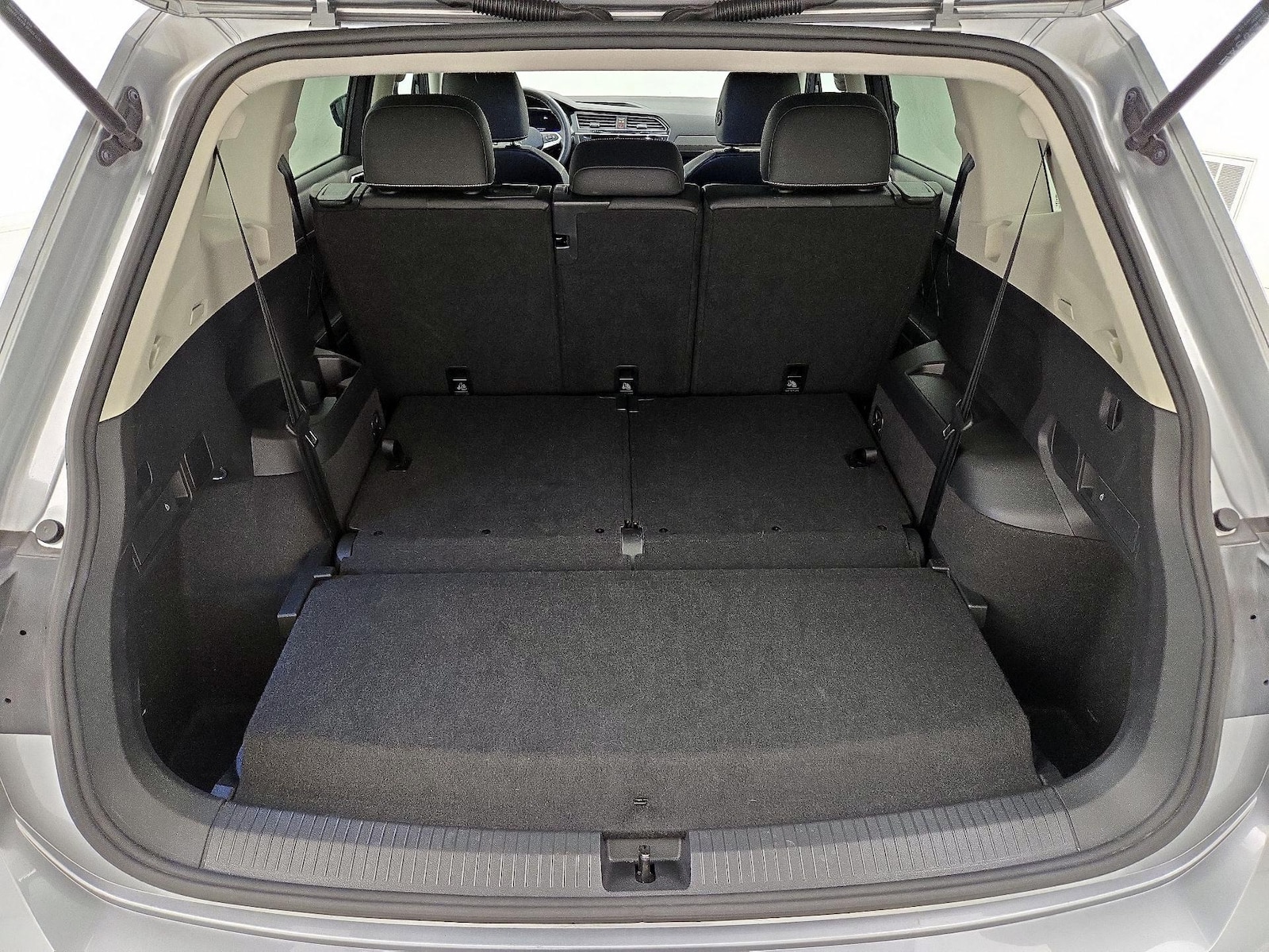 2023 Volkswagen Tiguan SE - Photo 23