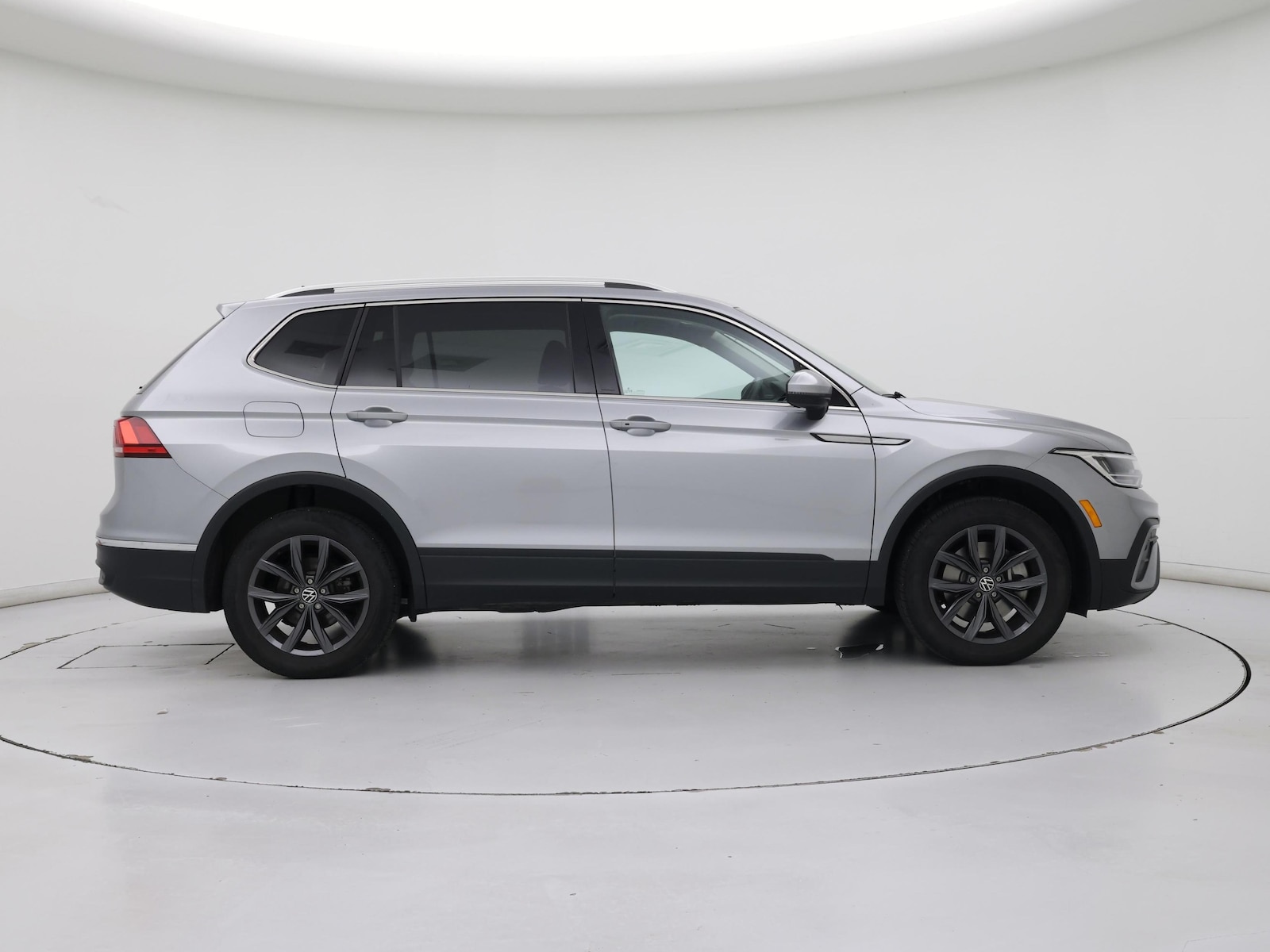 2023 Volkswagen Tiguan SE - Photo 8
