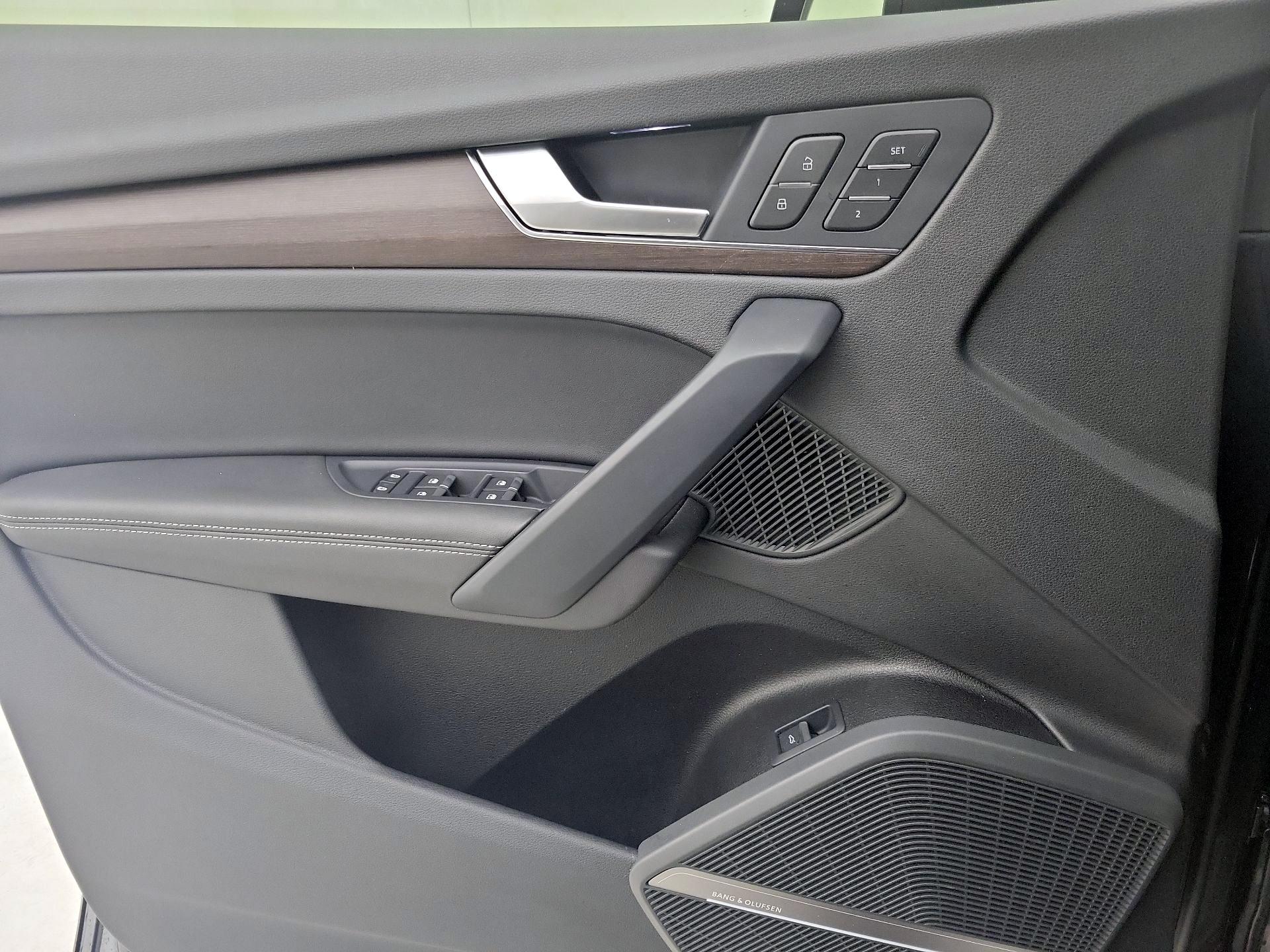 Thumbnail: 2023 Audi Q5 - 12