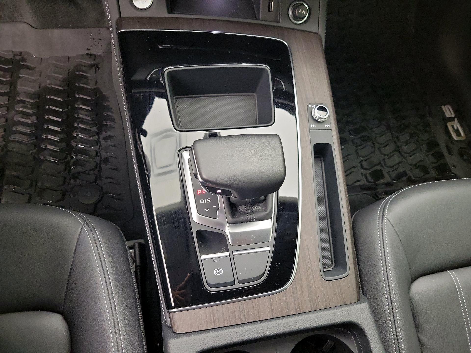 Thumbnail: 2023 Audi Q5 - 17