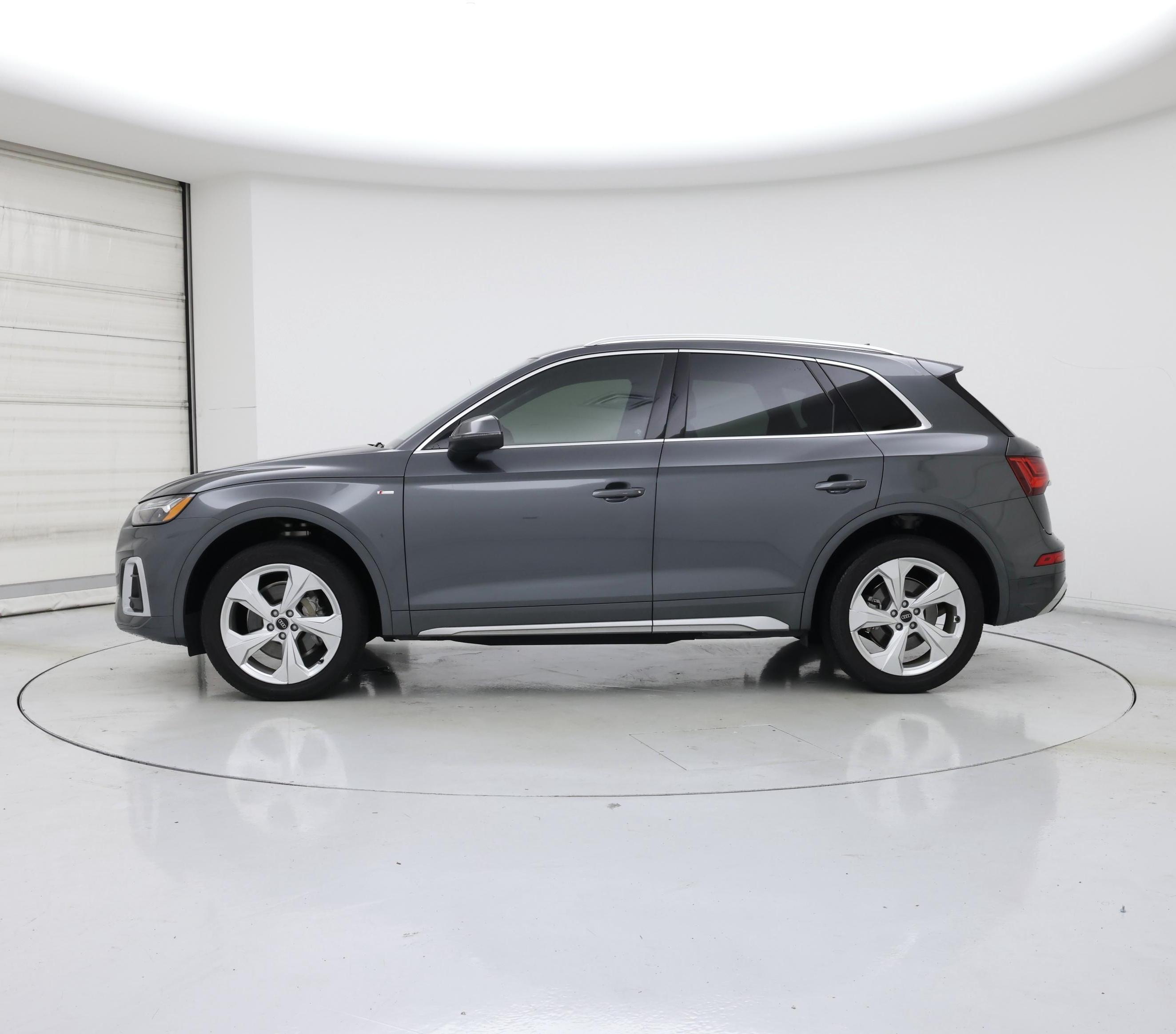 Thumbnail: 2023 Audi Q5 - 3