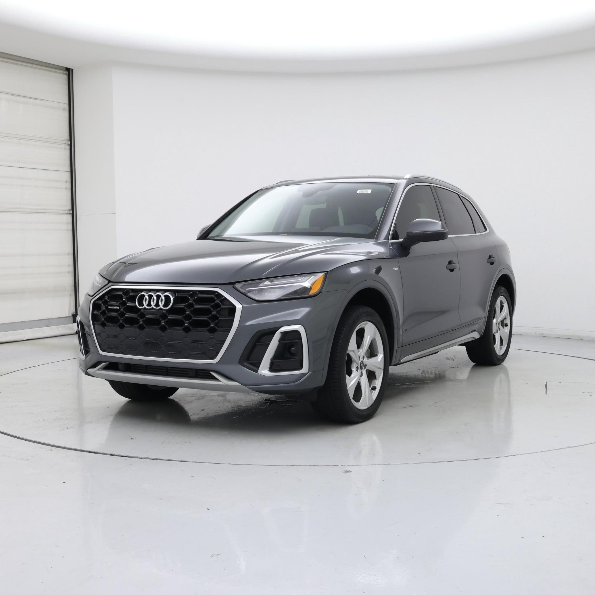 Thumbnail: 2023 Audi Q5 - 4
