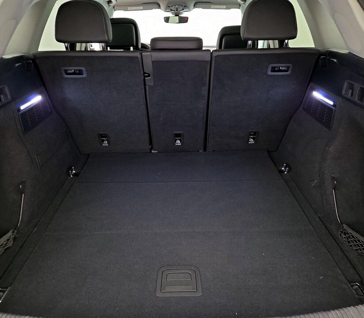 Trunk/Cargo (Seats Up)