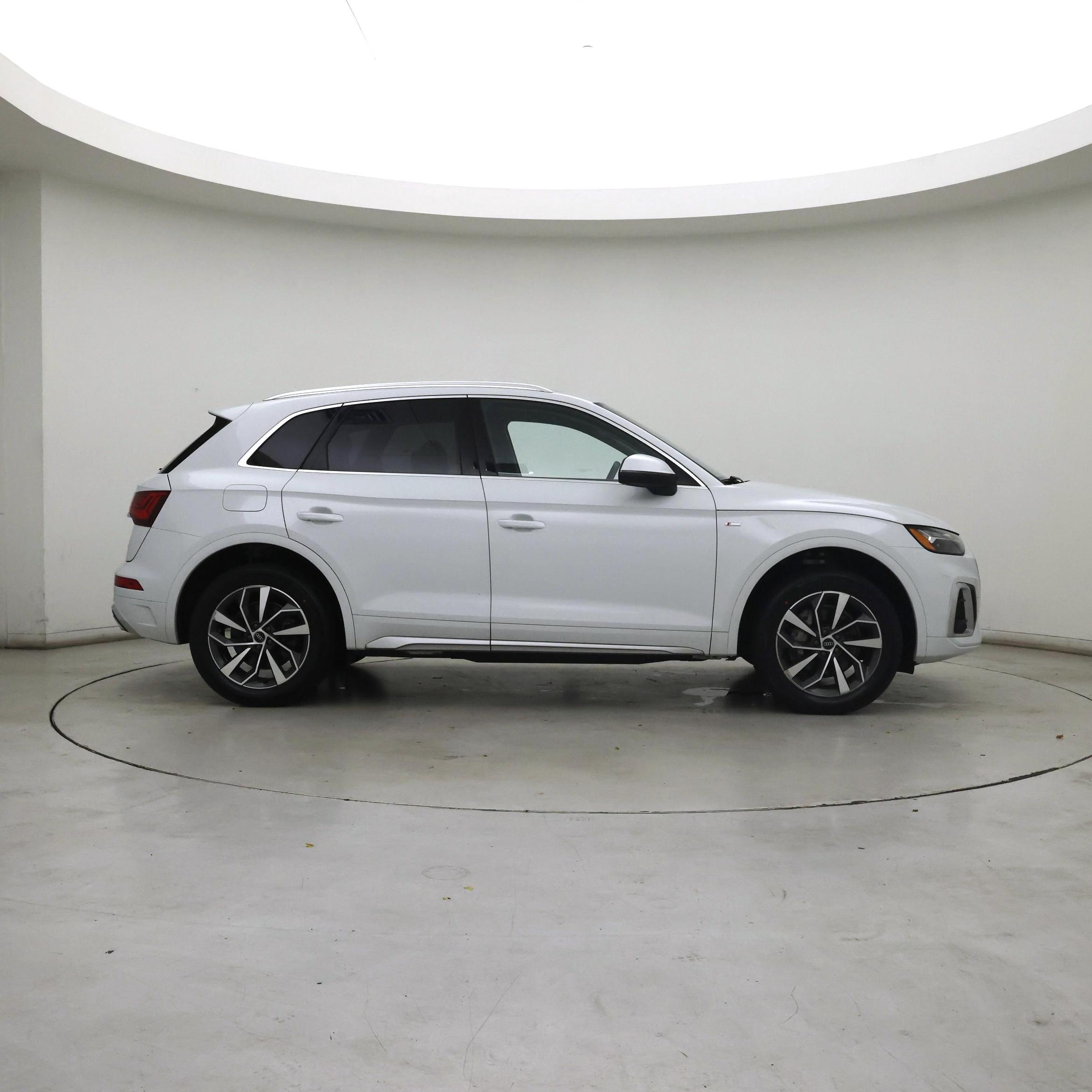 Thumbnail: 2023 Audi Q5 - 7