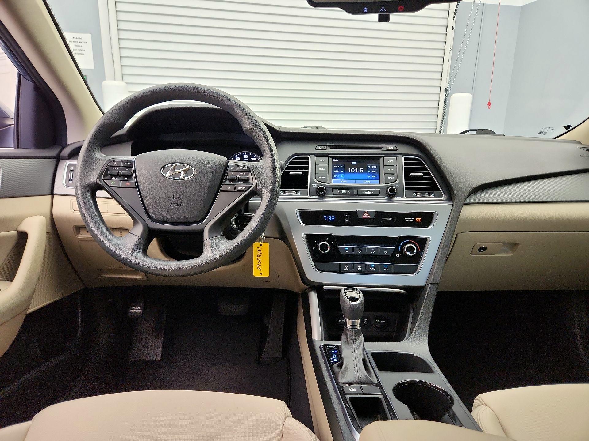 Thumbnail: 2015 Hyundai Sonata - 9