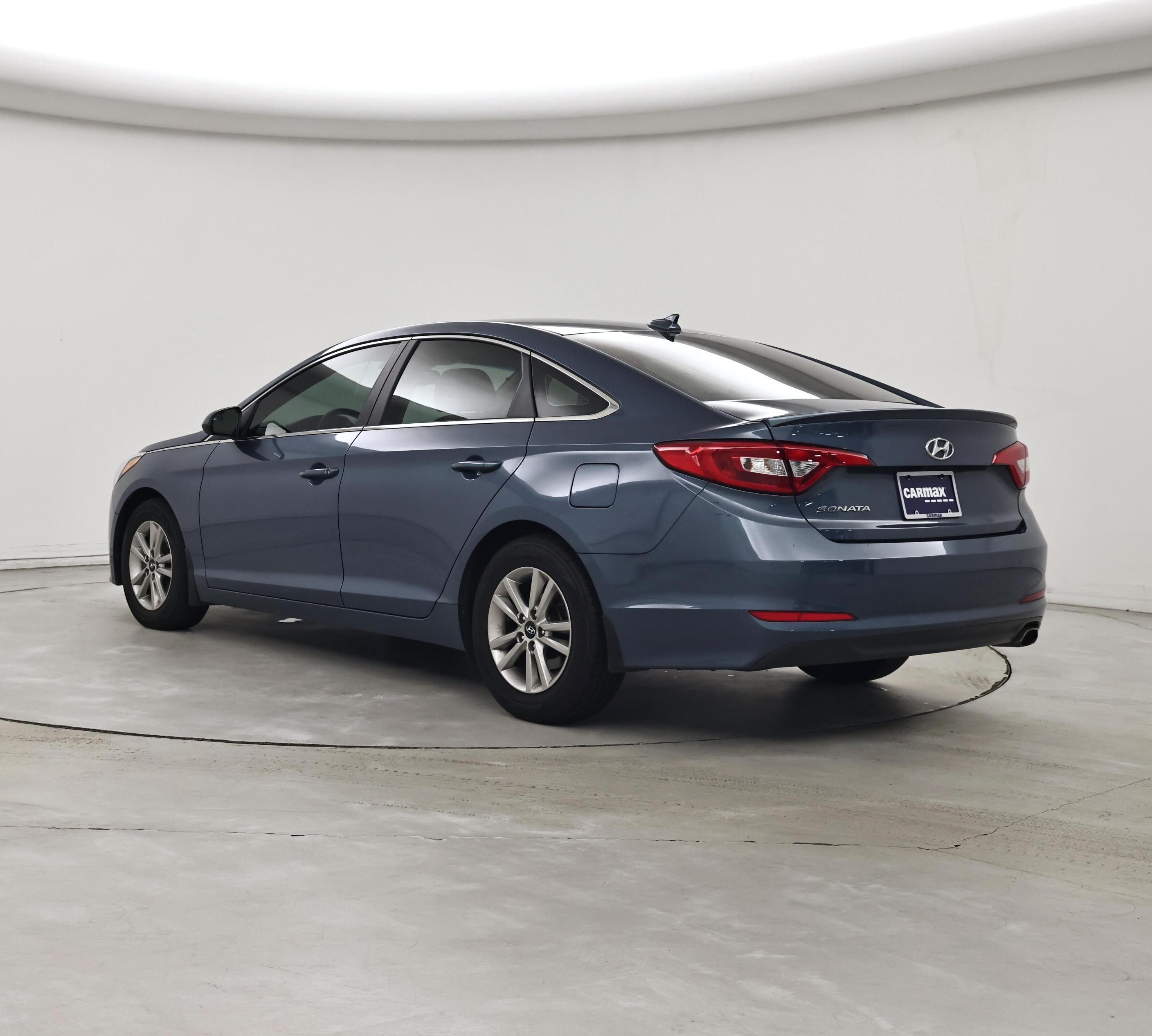 Thumbnail: 2015 Hyundai Sonata - 2