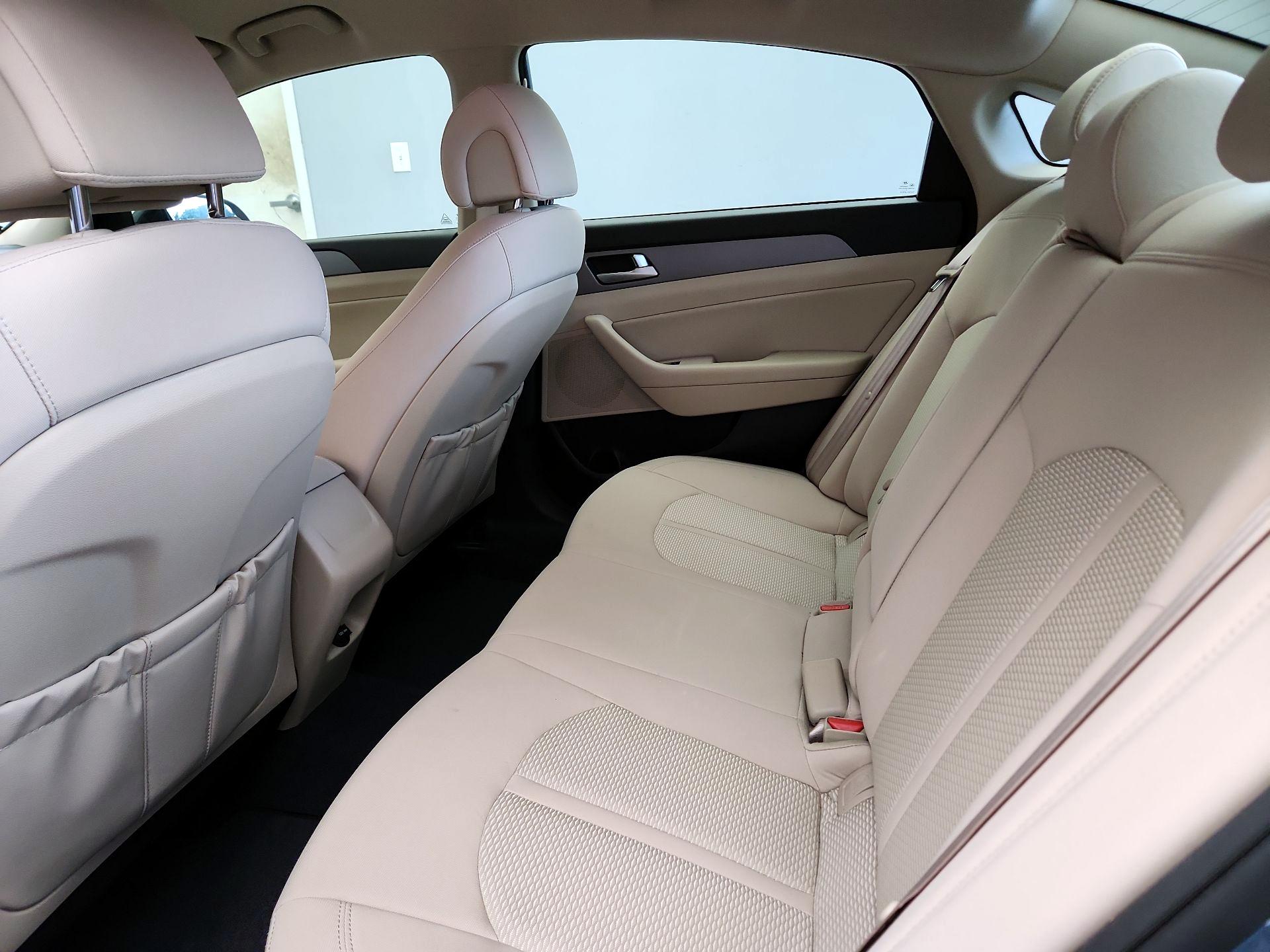 Thumbnail: 2015 Hyundai Sonata - 19
