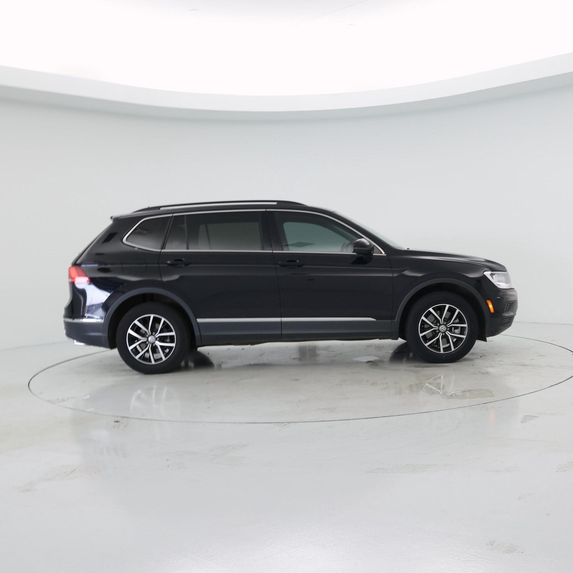 Thumbnail: 2021 Volkswagen Tiguan - 7