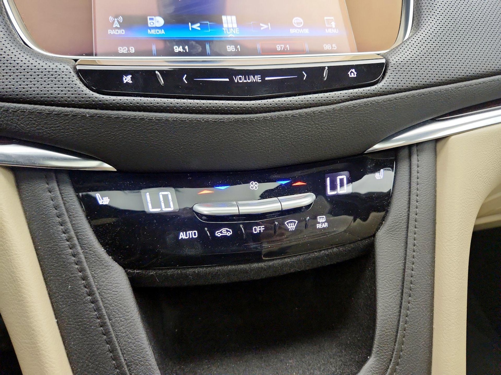 2017 Cadillac XT5 Luxury - Photo 18