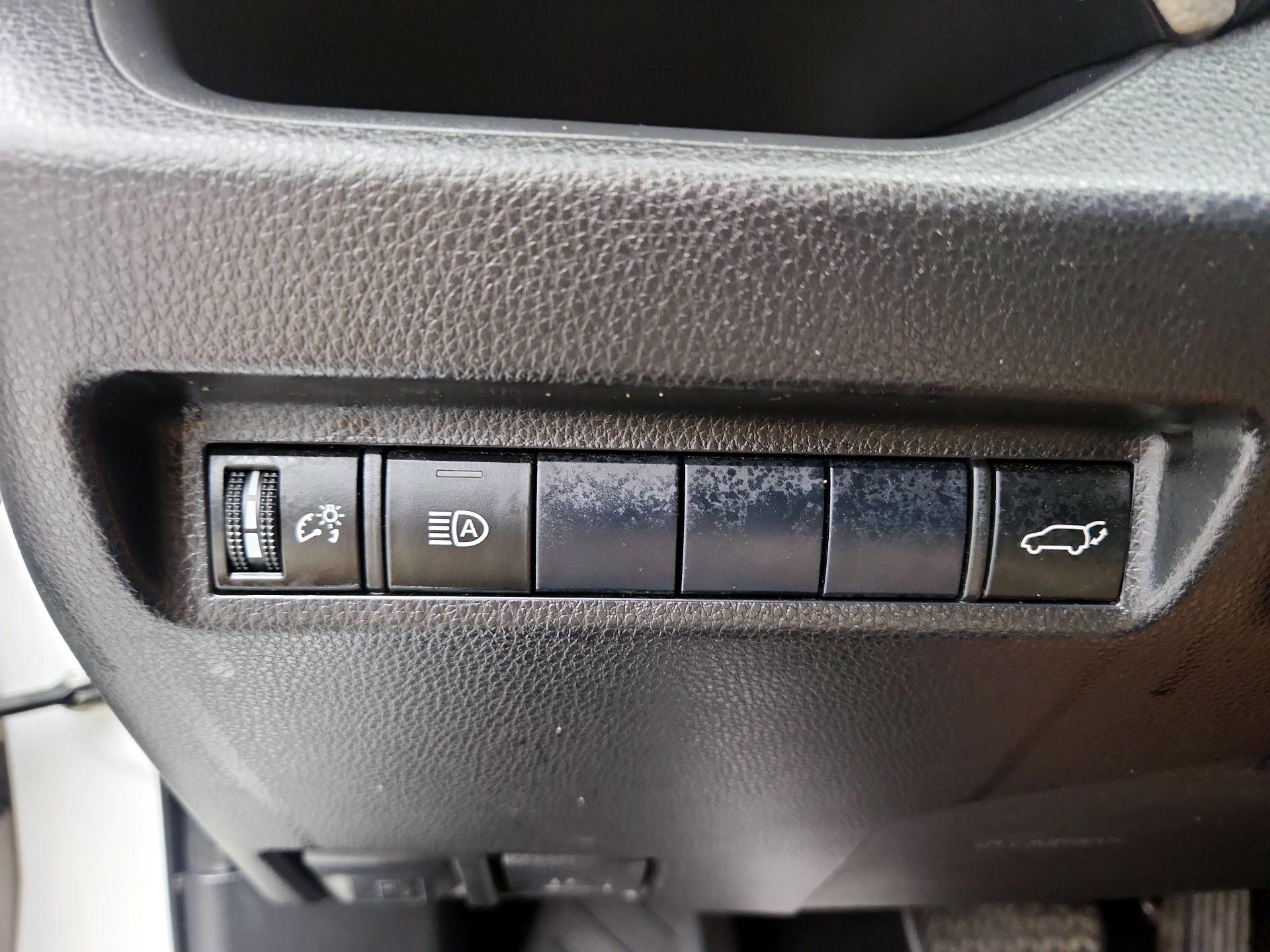 Thumbnail: 2019 Toyota RAV4 - 13