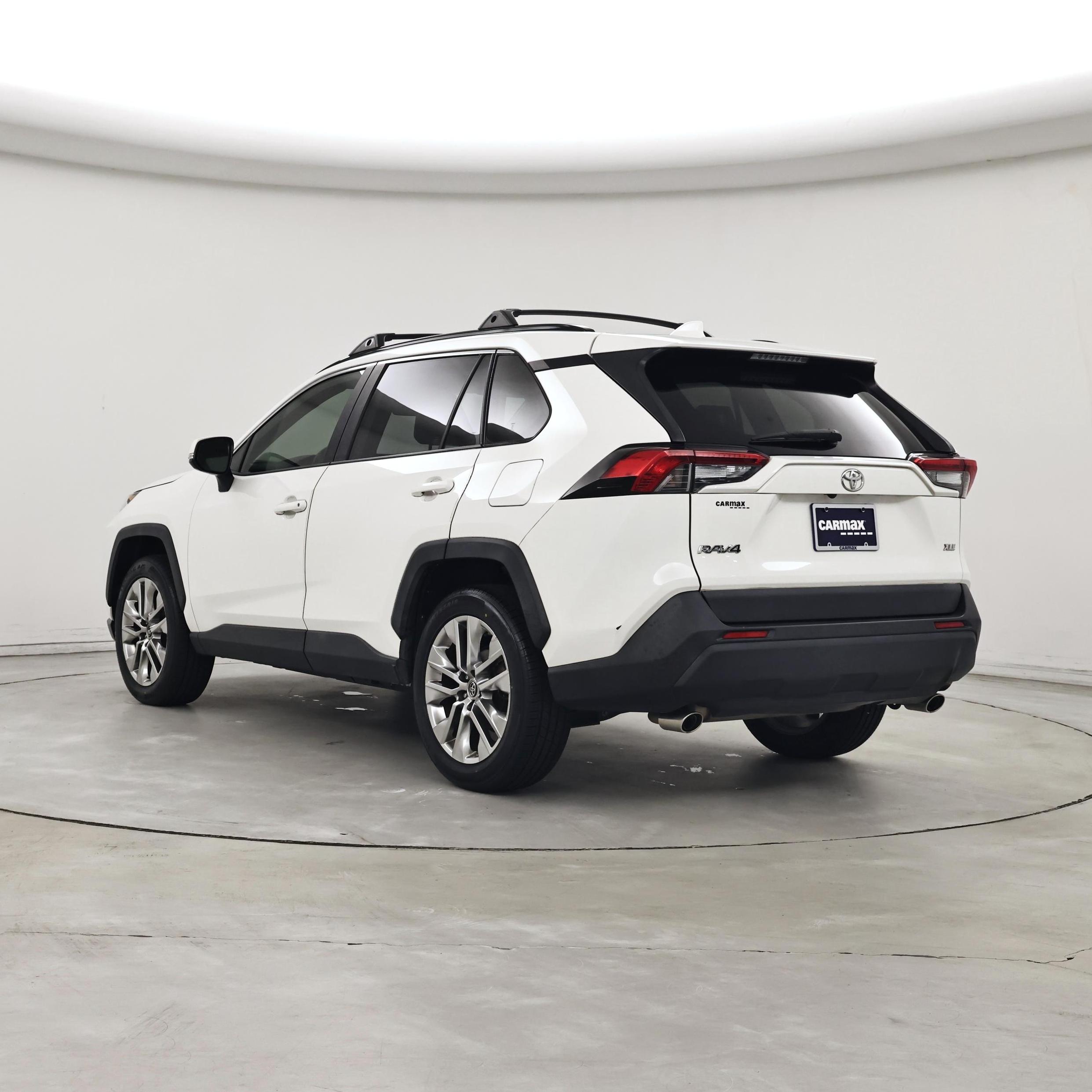 Thumbnail: 2019 Toyota RAV4 - 2