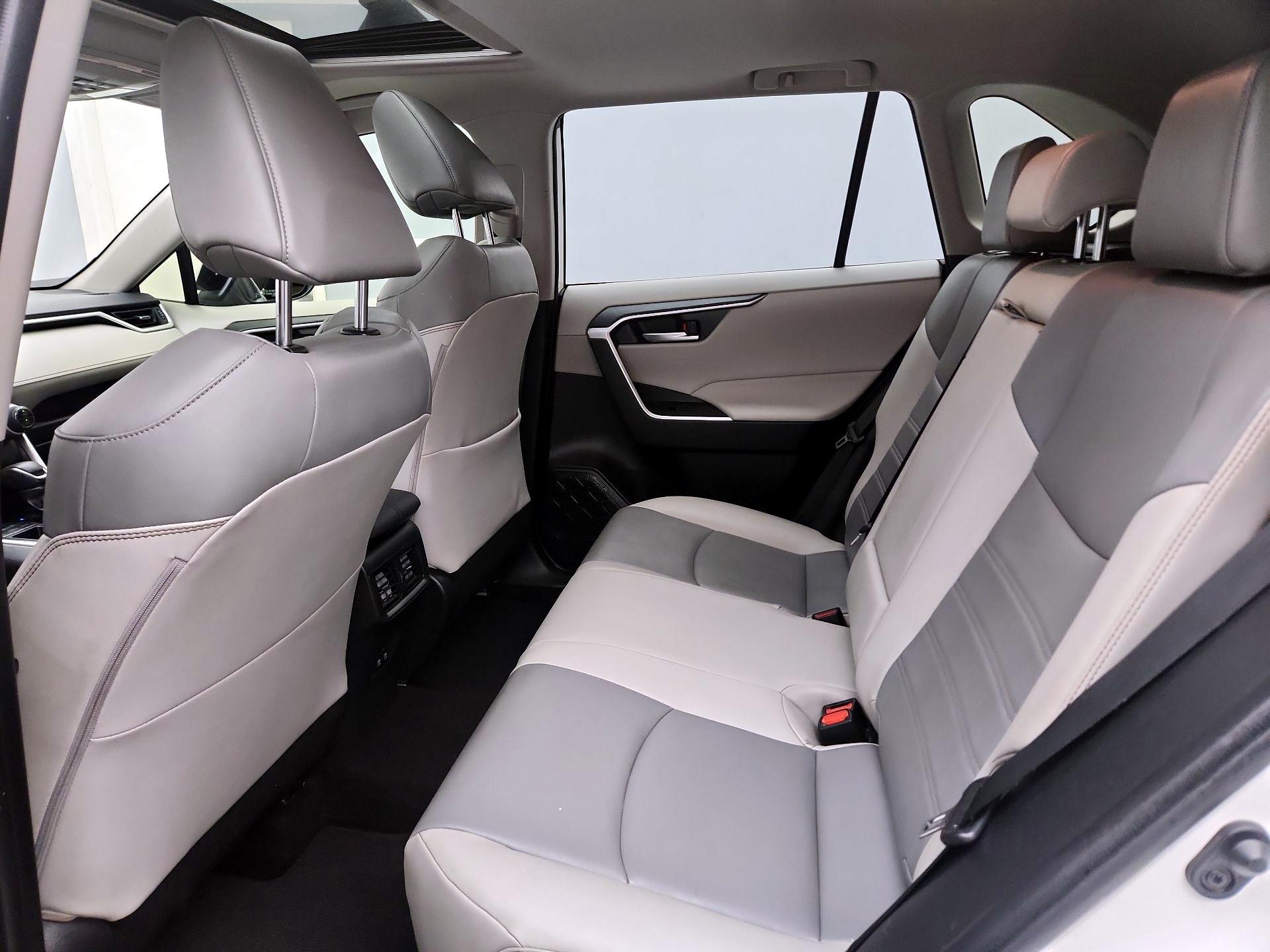 Thumbnail: 2019 Toyota RAV4 - 20