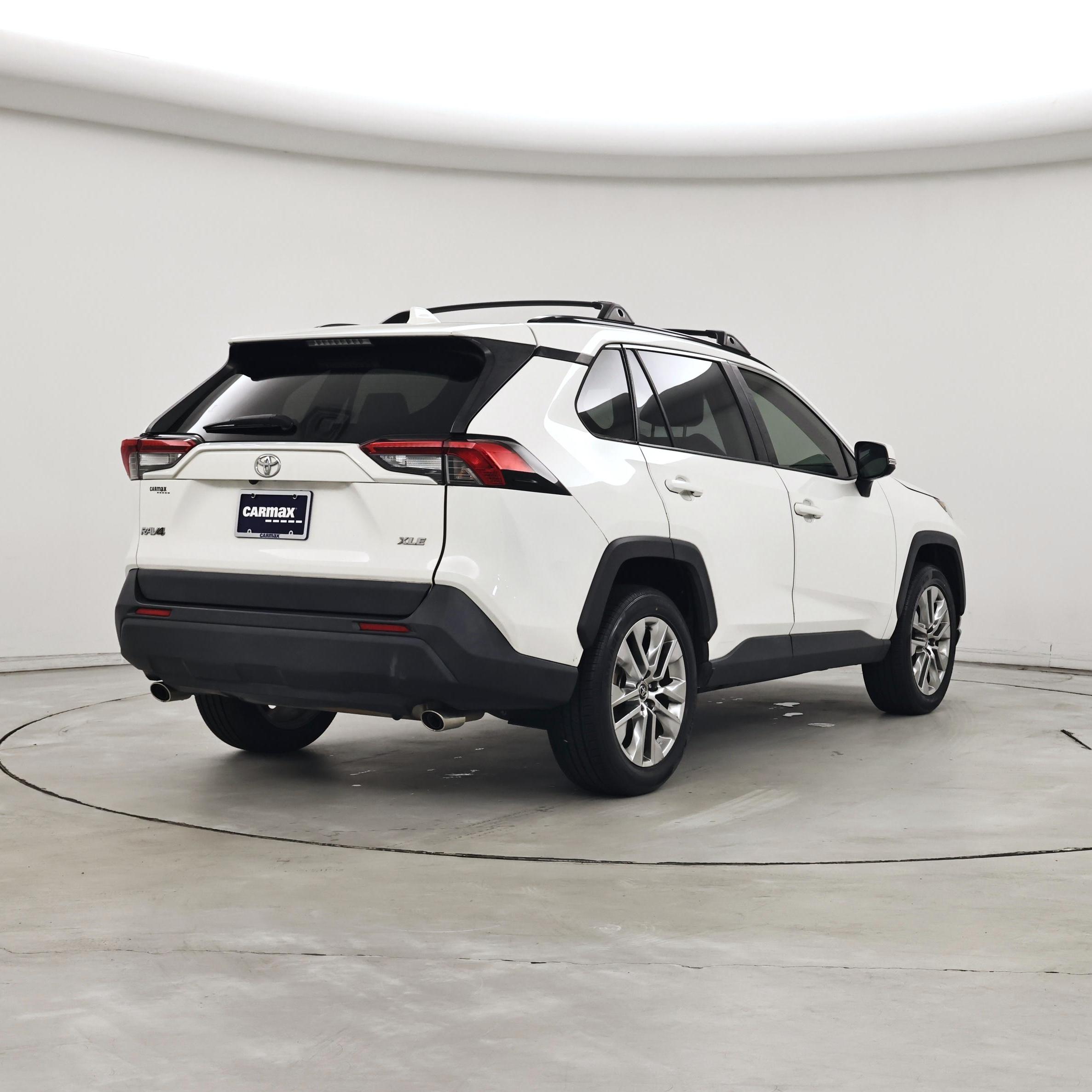 Thumbnail: 2019 Toyota RAV4 - 8