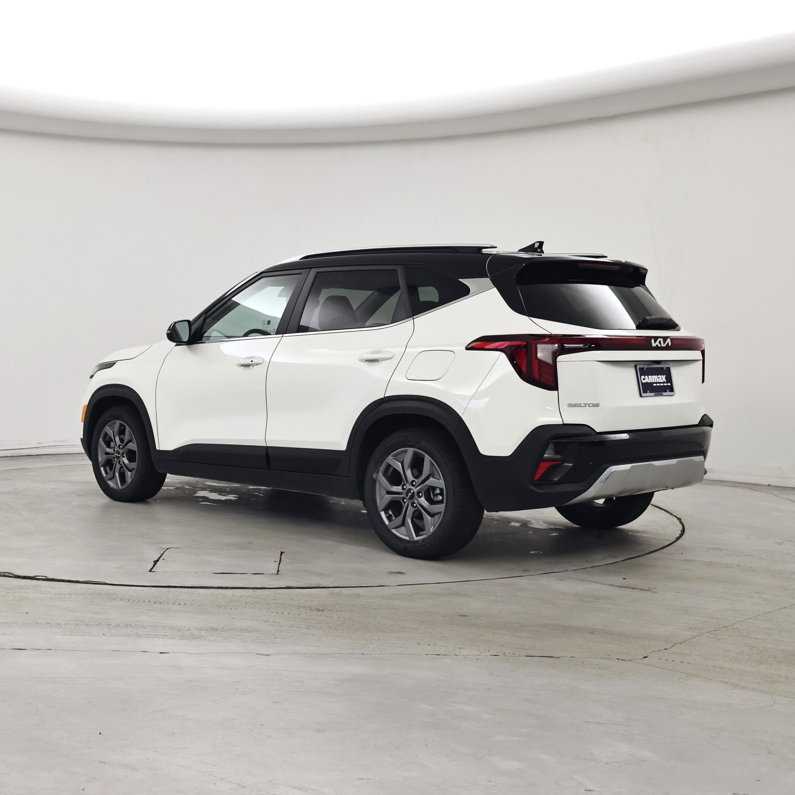 Thumbnail: 2024 Kia Seltos - 2