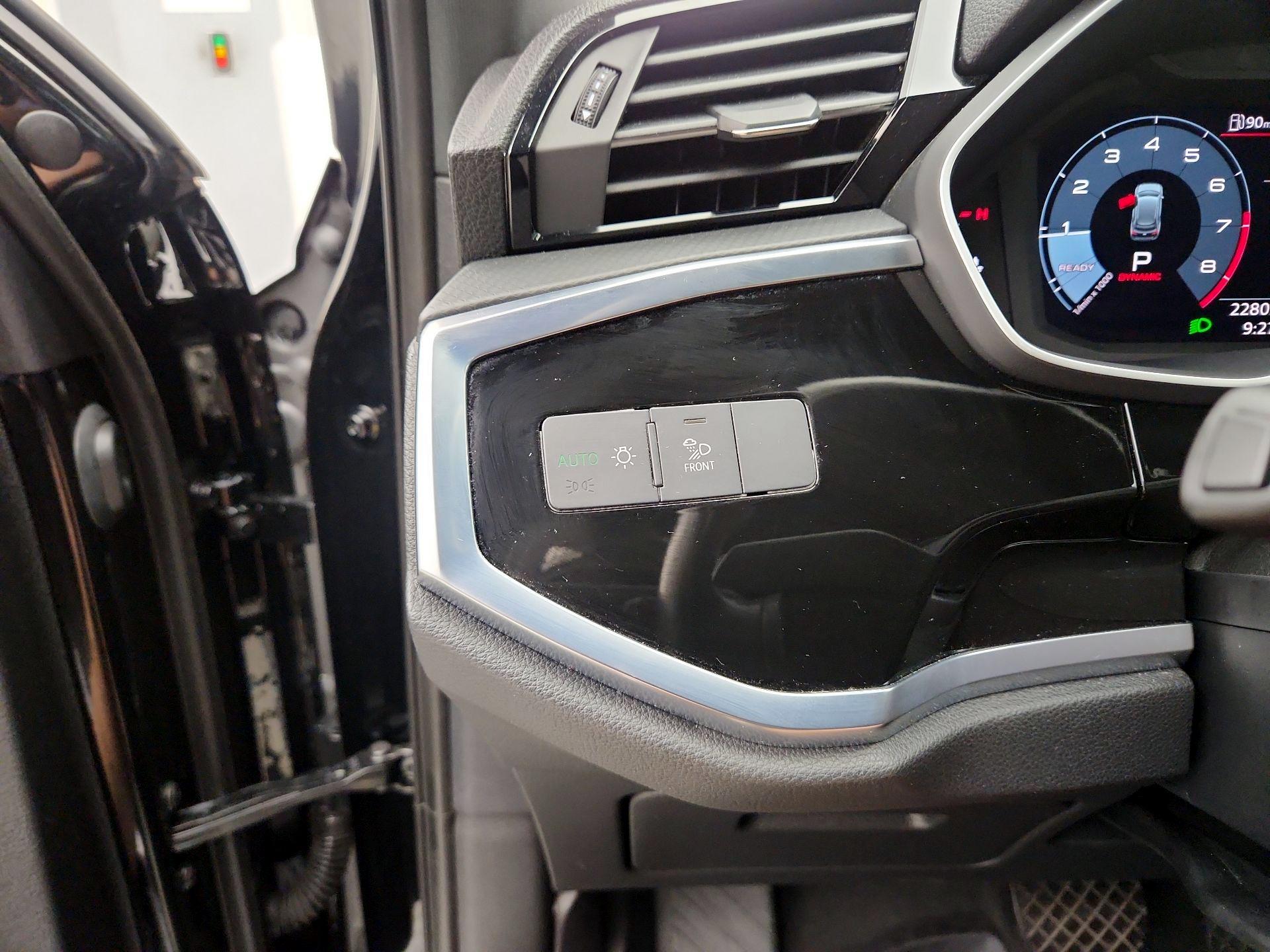Thumbnail: 2024 Audi Q3 - 13