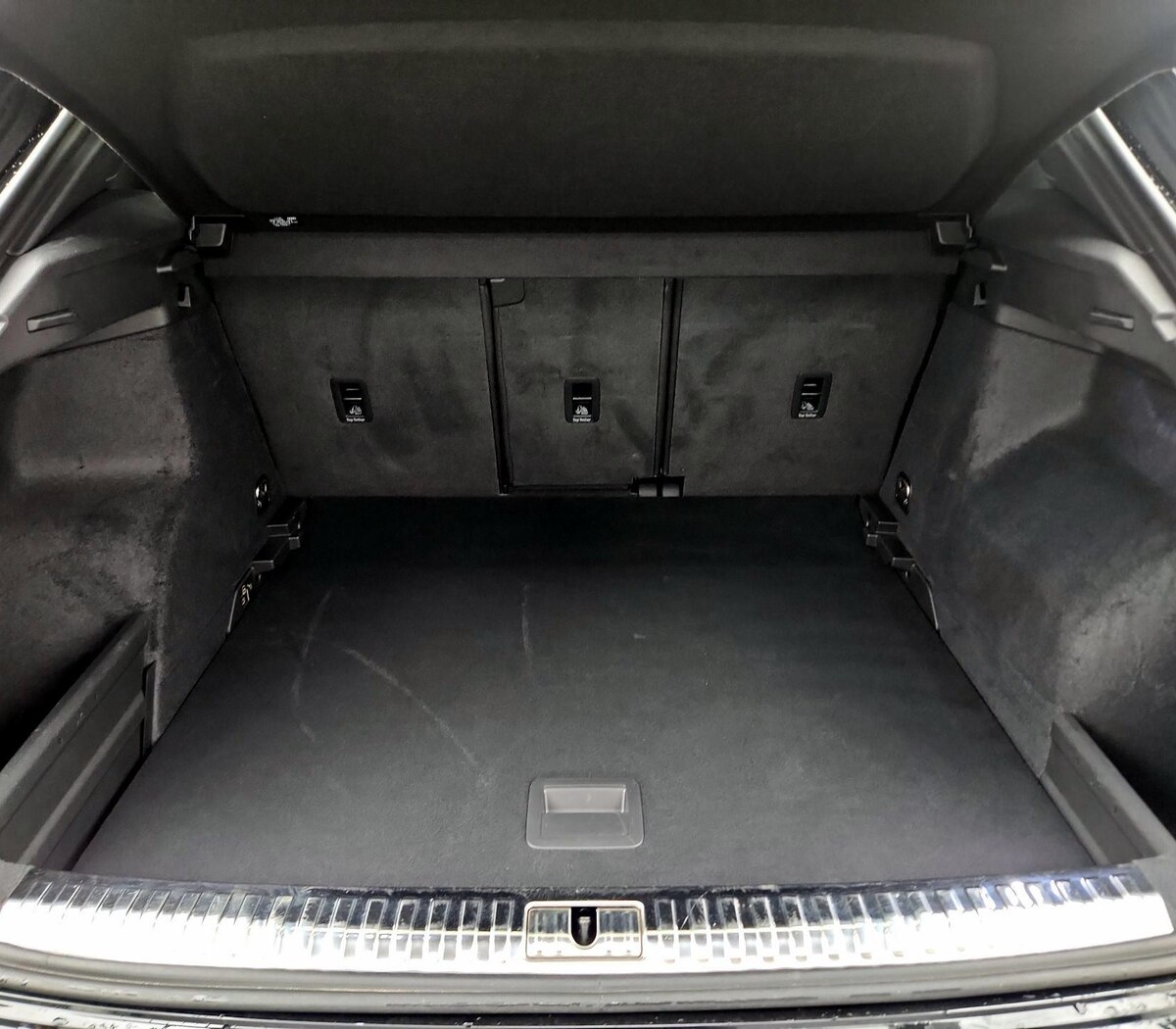 Trunk/Cargo (Seats Up)