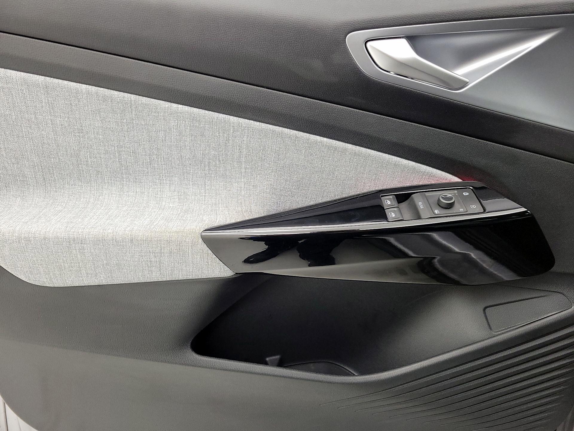 Thumbnail: 2023 Volkswagen ID.4 - 12
