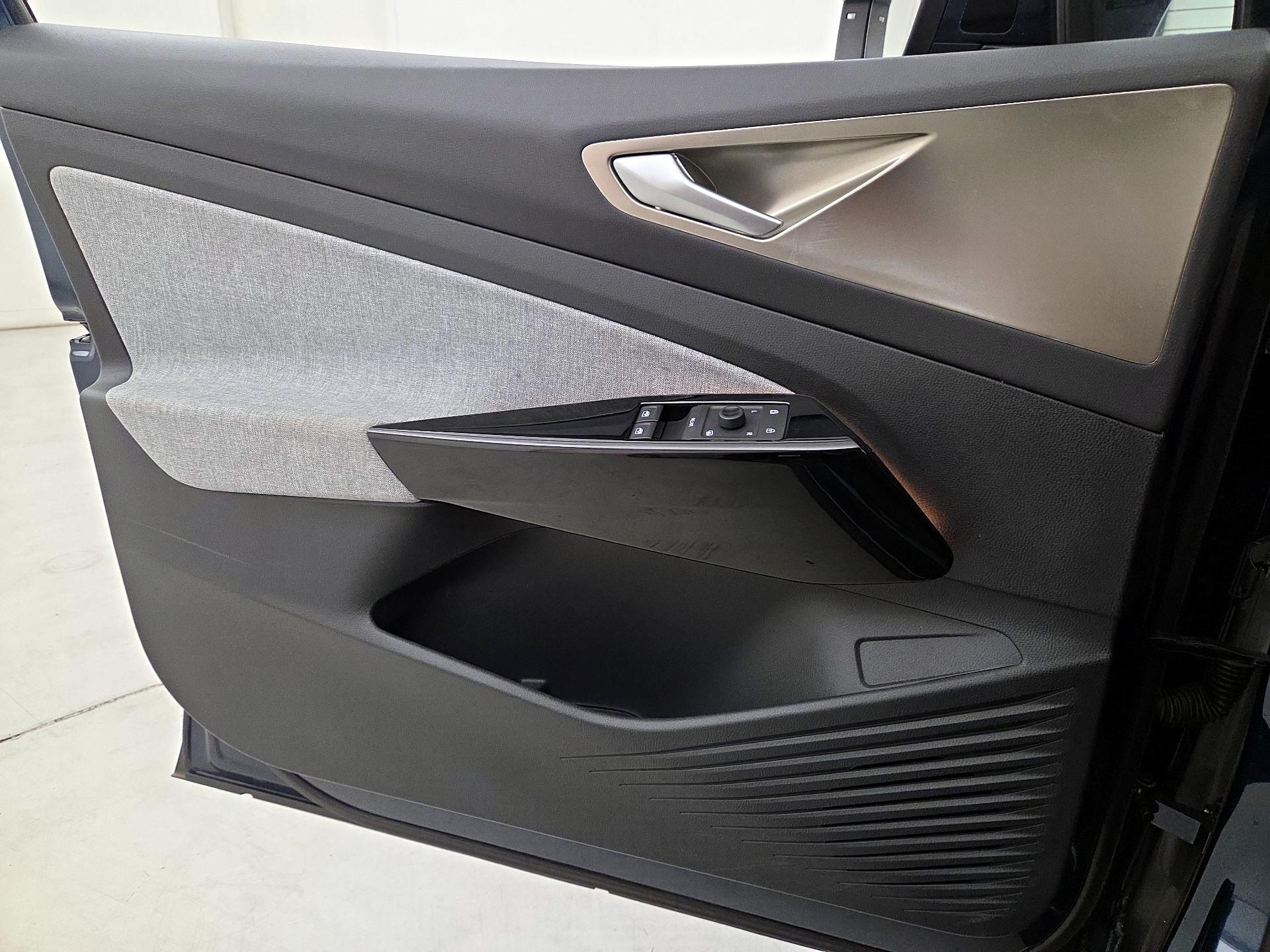 Thumbnail: 2023 Volkswagen ID.4 - 12
