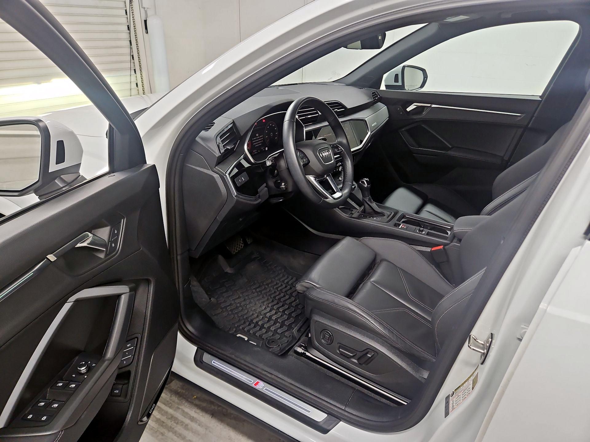 Thumbnail: 2024 Audi Q3 - 11