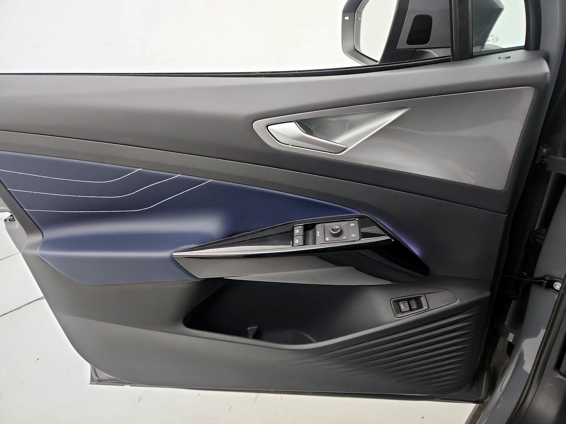 Thumbnail: 2025 Volkswagen ID.4 - 12