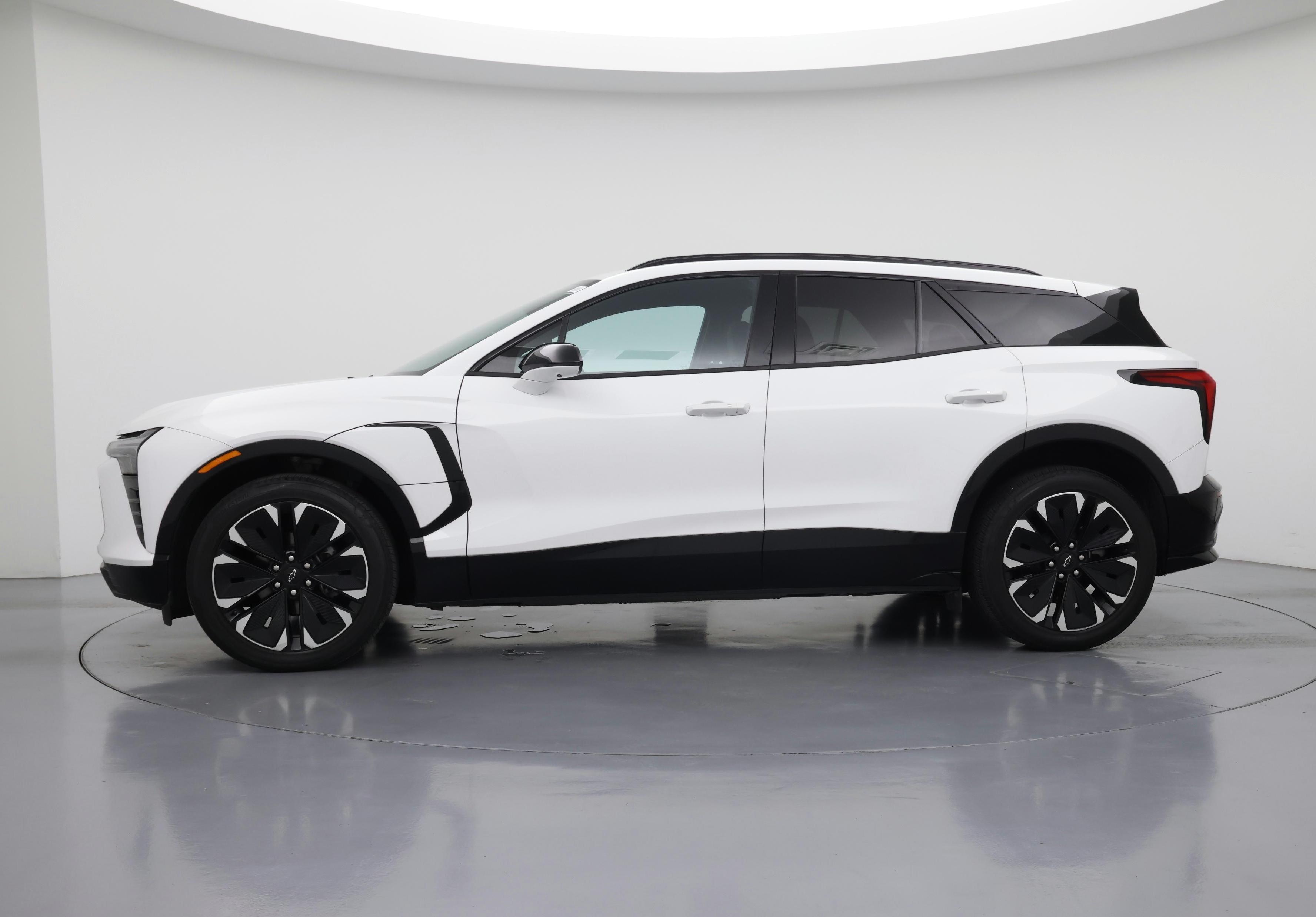 Thumbnail: 2024 Chevrolet Blazer EV - 3