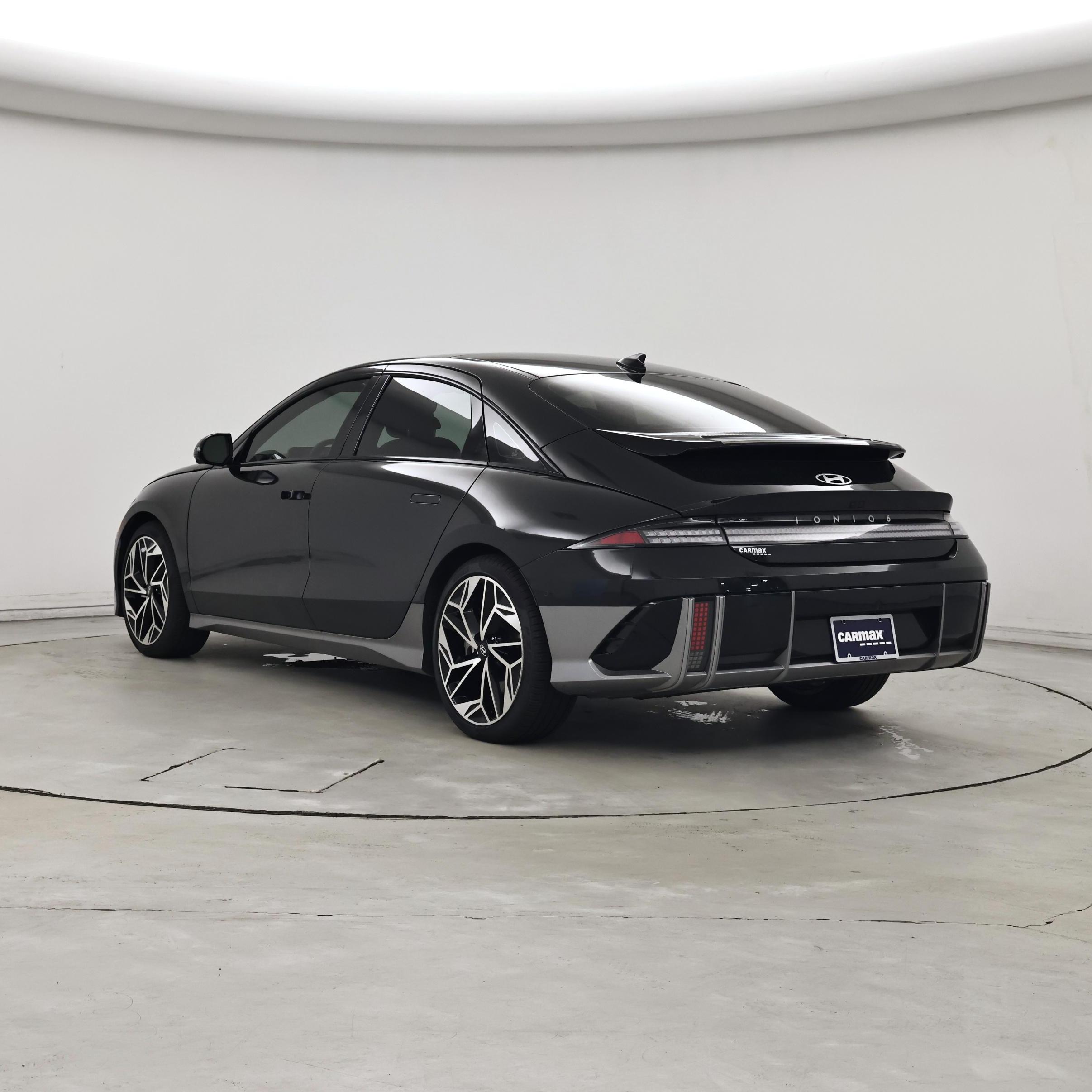 Thumbnail: 2023 Hyundai Ioniq 6 - 2
