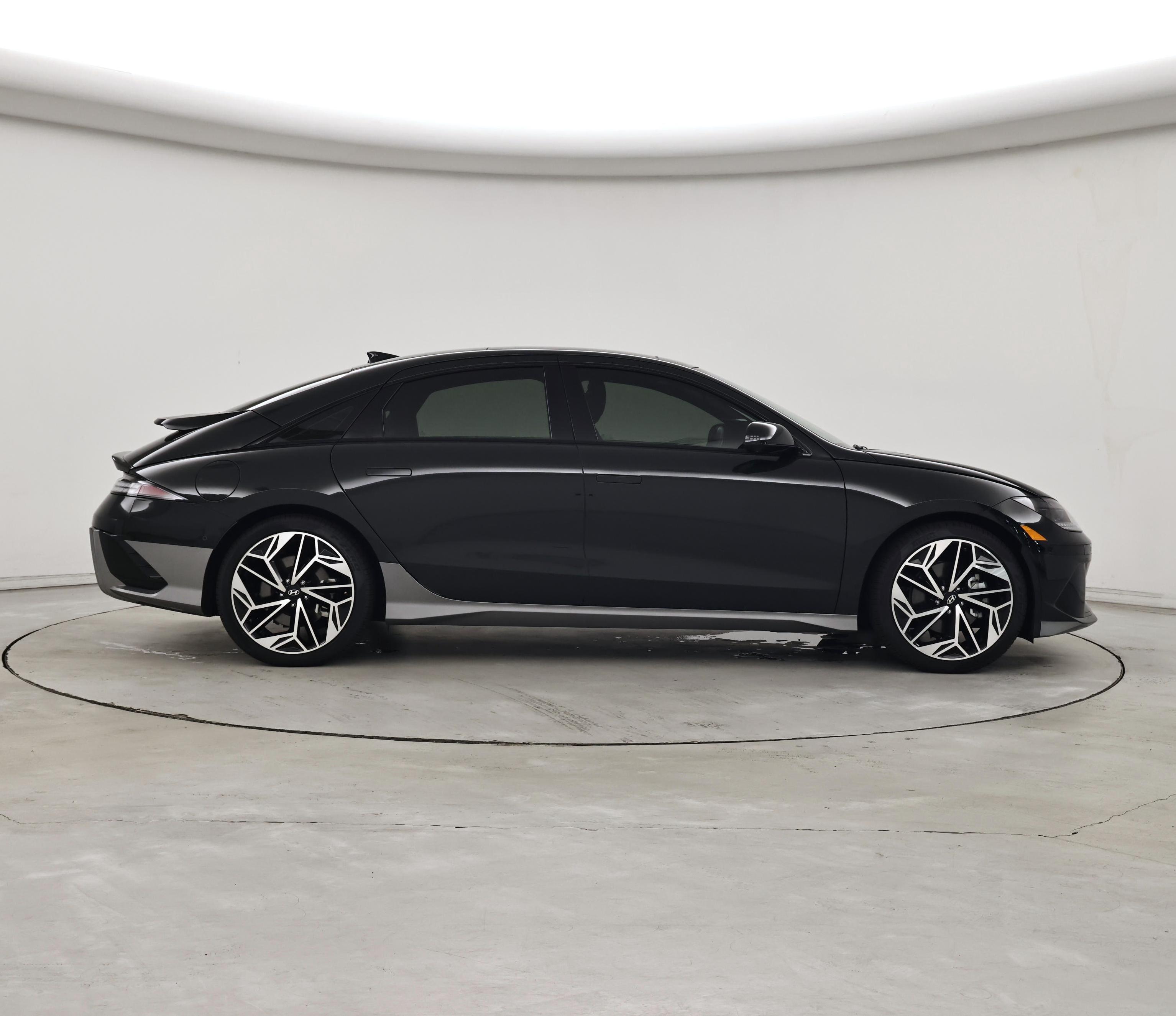 Thumbnail: 2023 Hyundai Ioniq 6 - 7