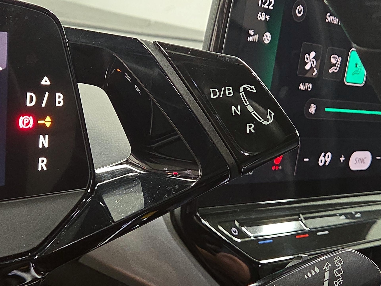 2023 Volkswagen ID.4 PRO S - Photo 19
