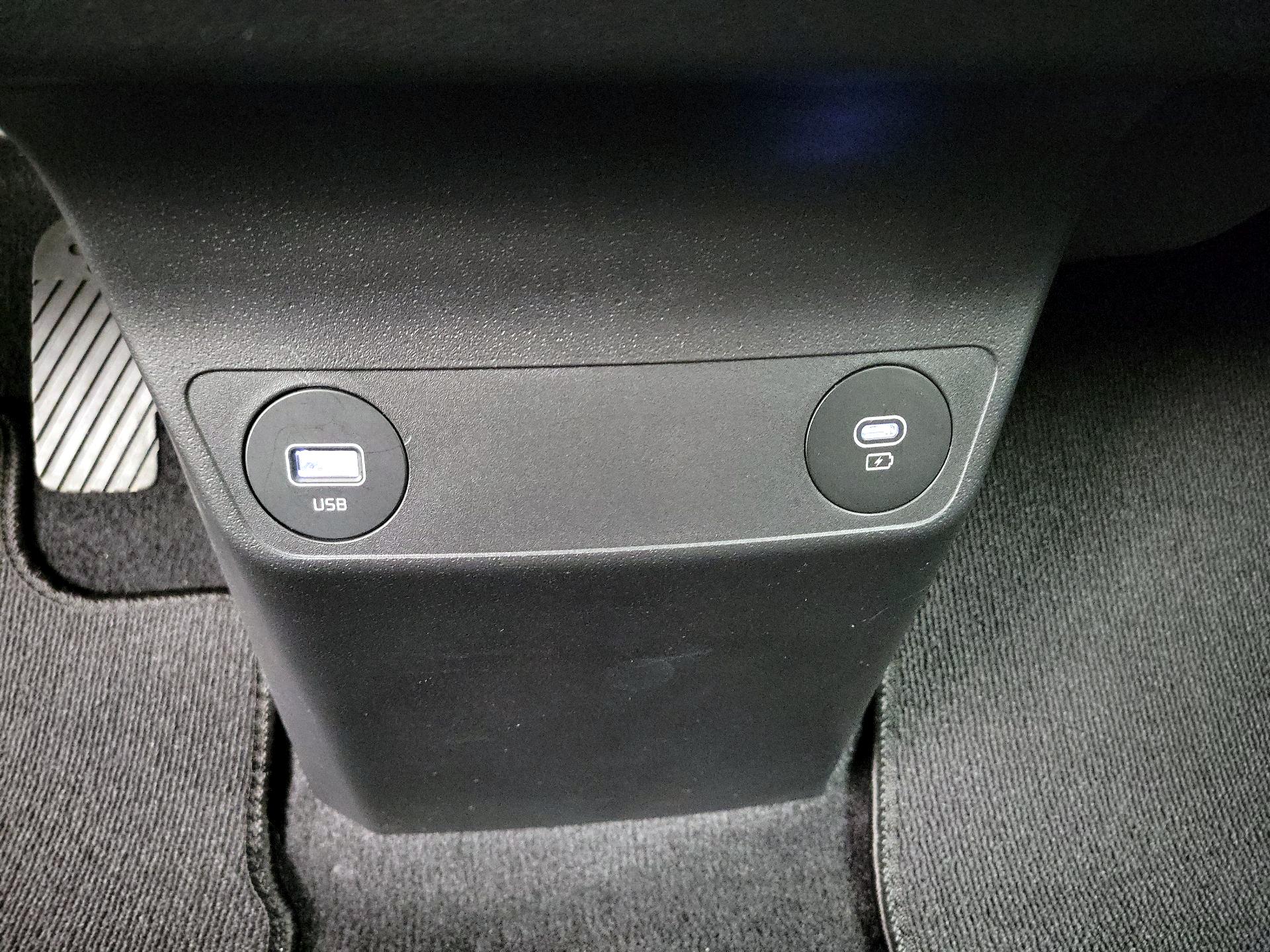 Thumbnail: 2024 Kia EV6 - 18