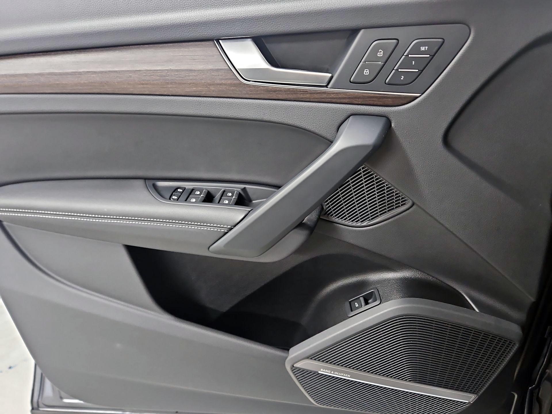 Thumbnail: 2023 Audi Q5 - 12