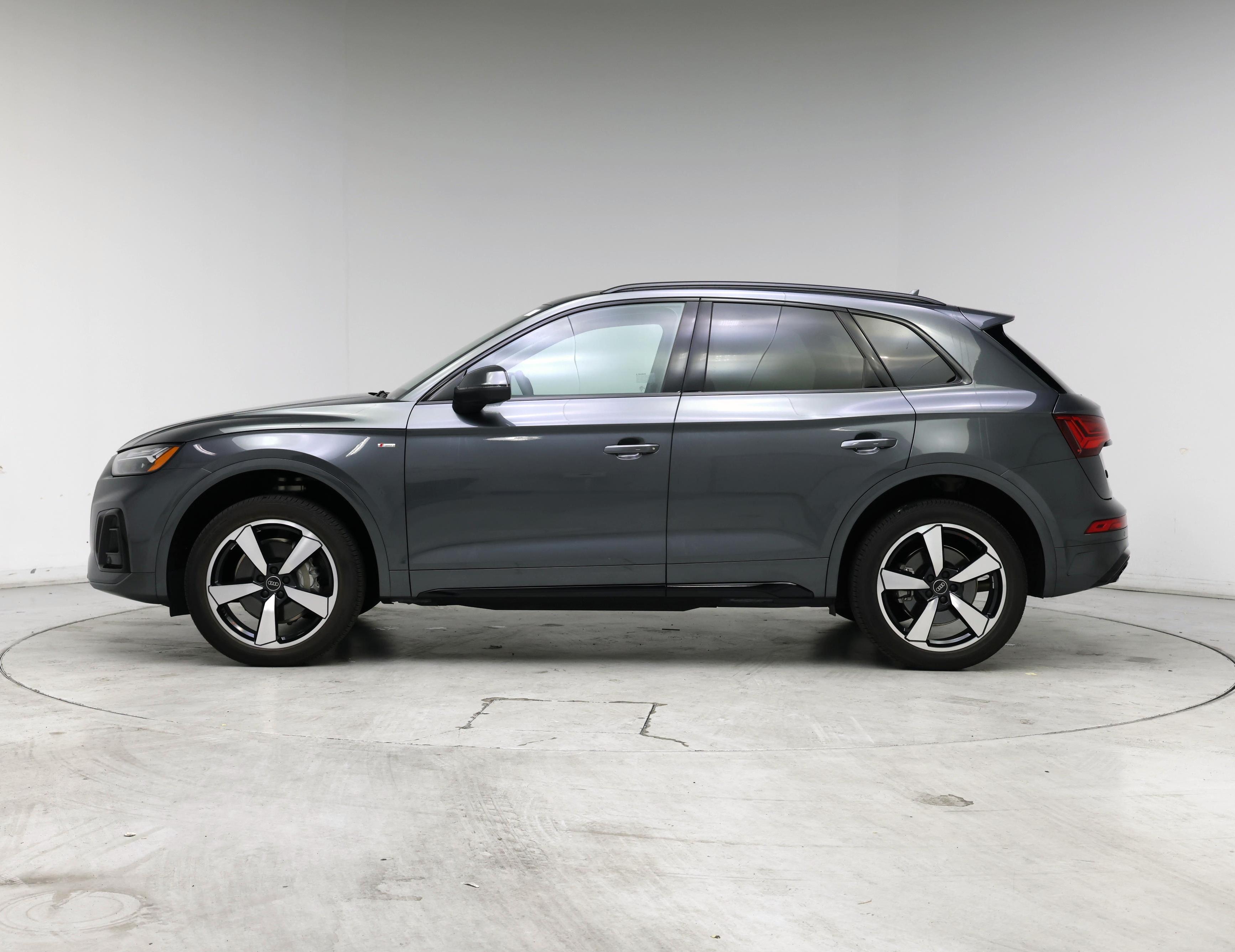 Thumbnail: 2023 Audi Q5 - 3