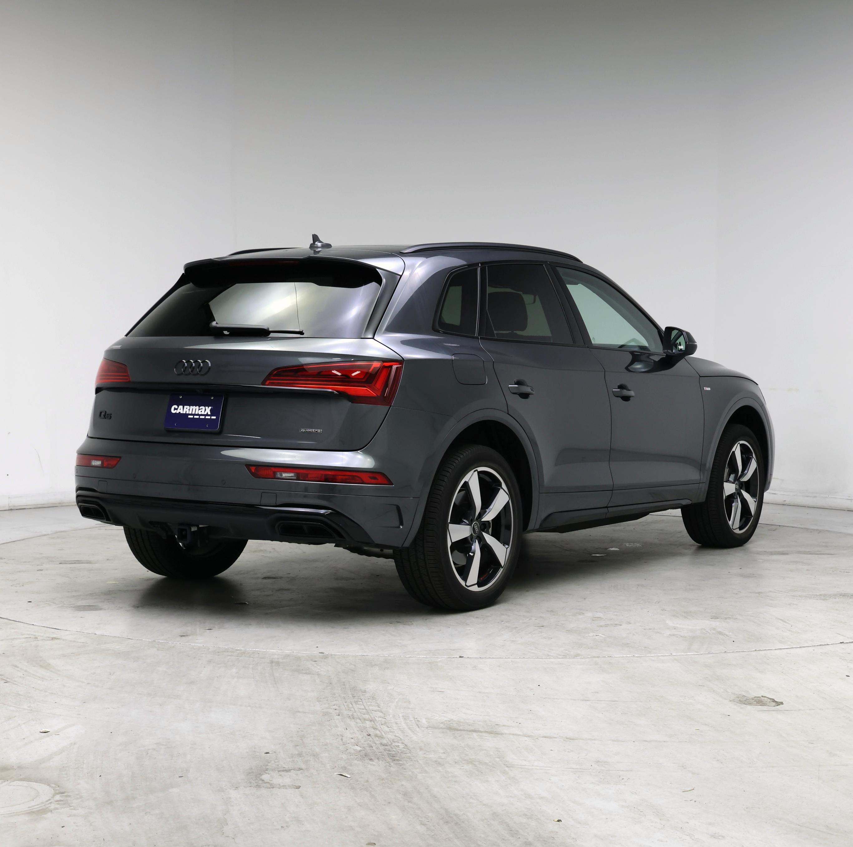 Thumbnail: 2023 Audi Q5 - 8