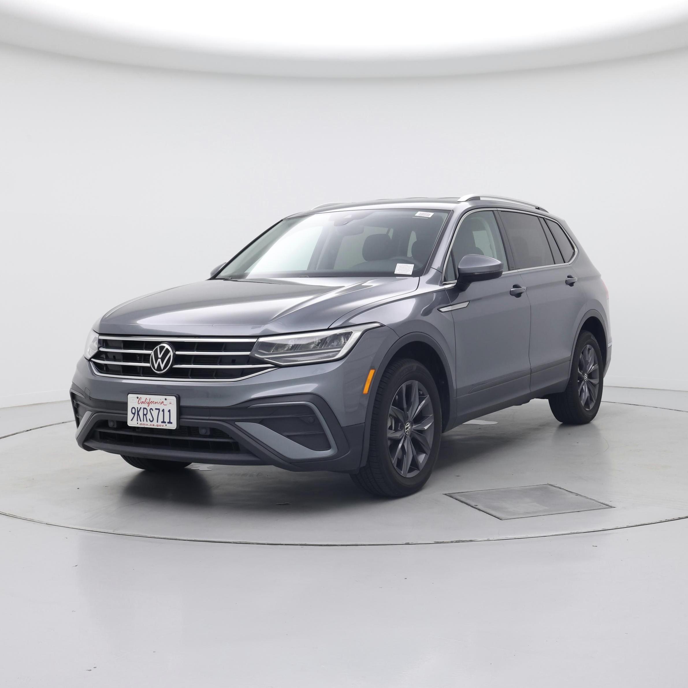 Thumbnail: 2023 Volkswagen Tiguan - 4