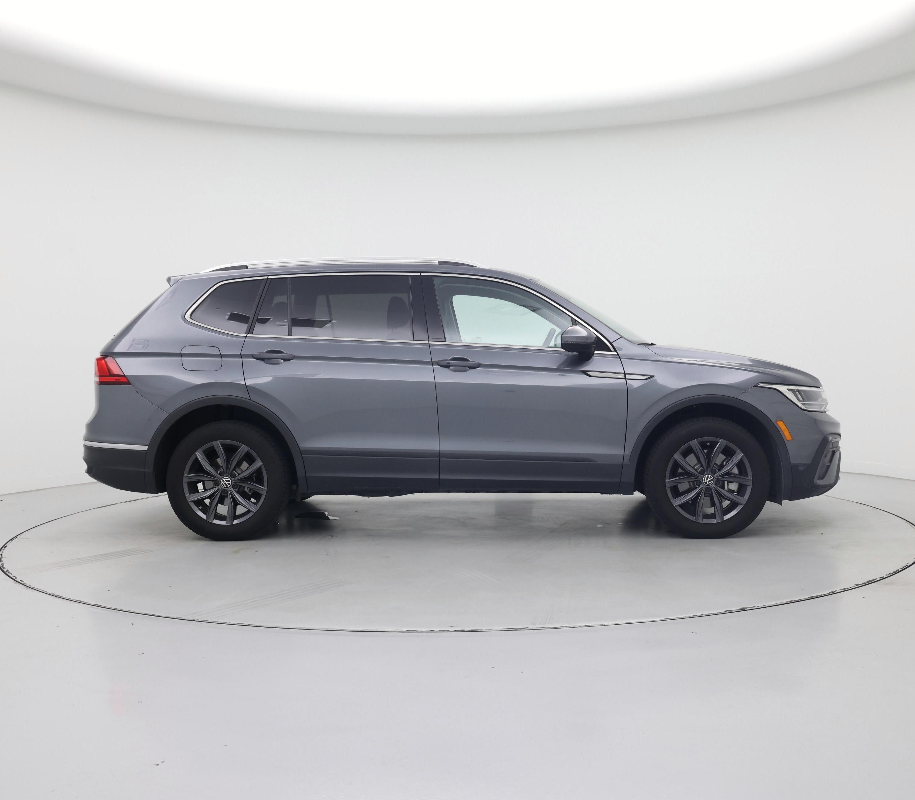 Thumbnail: 2023 Volkswagen Tiguan - 7