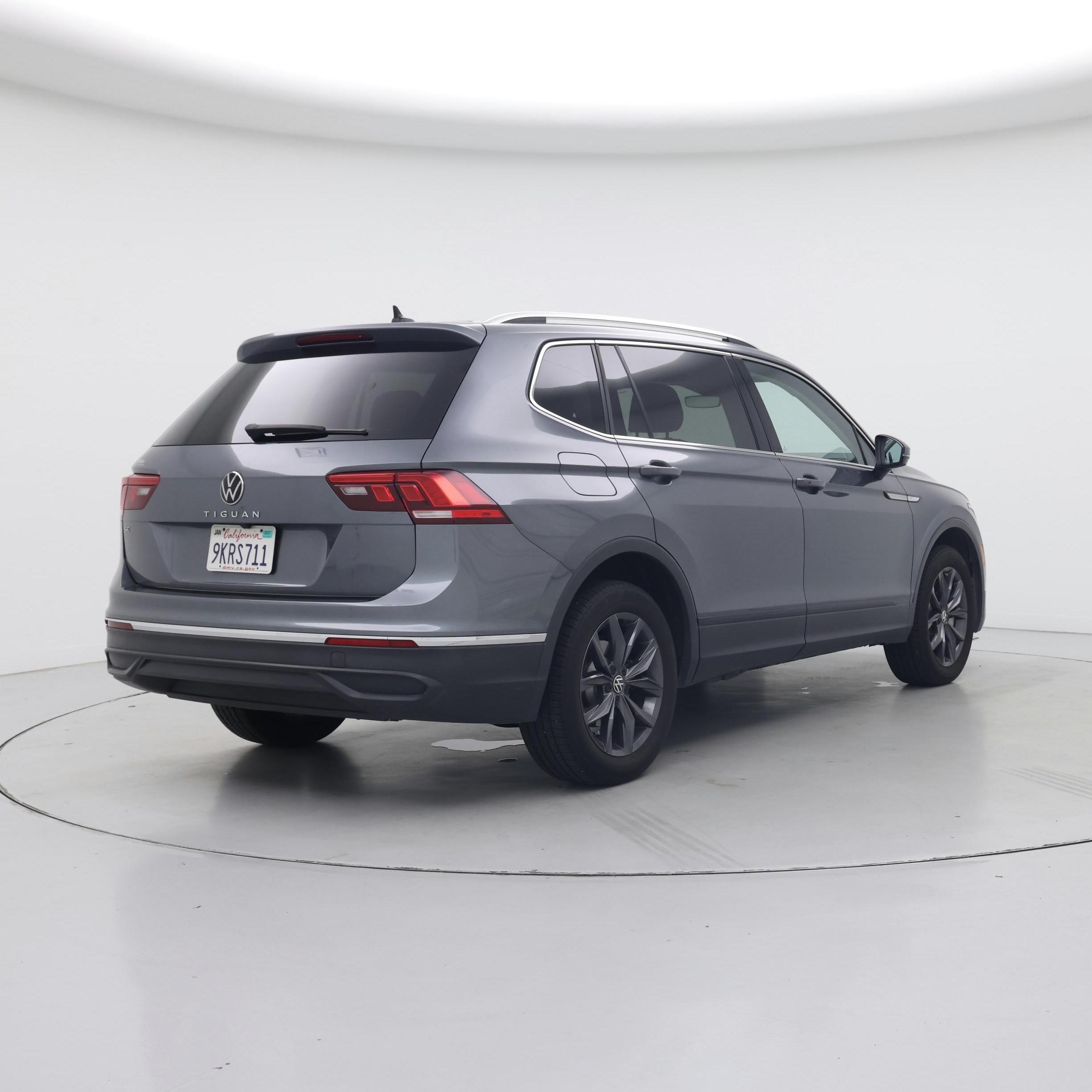 Thumbnail: 2023 Volkswagen Tiguan - 8