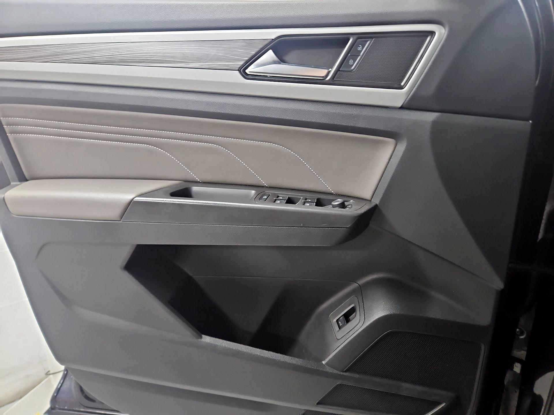 Thumbnail: 2023 Volkswagen Atlas - 12