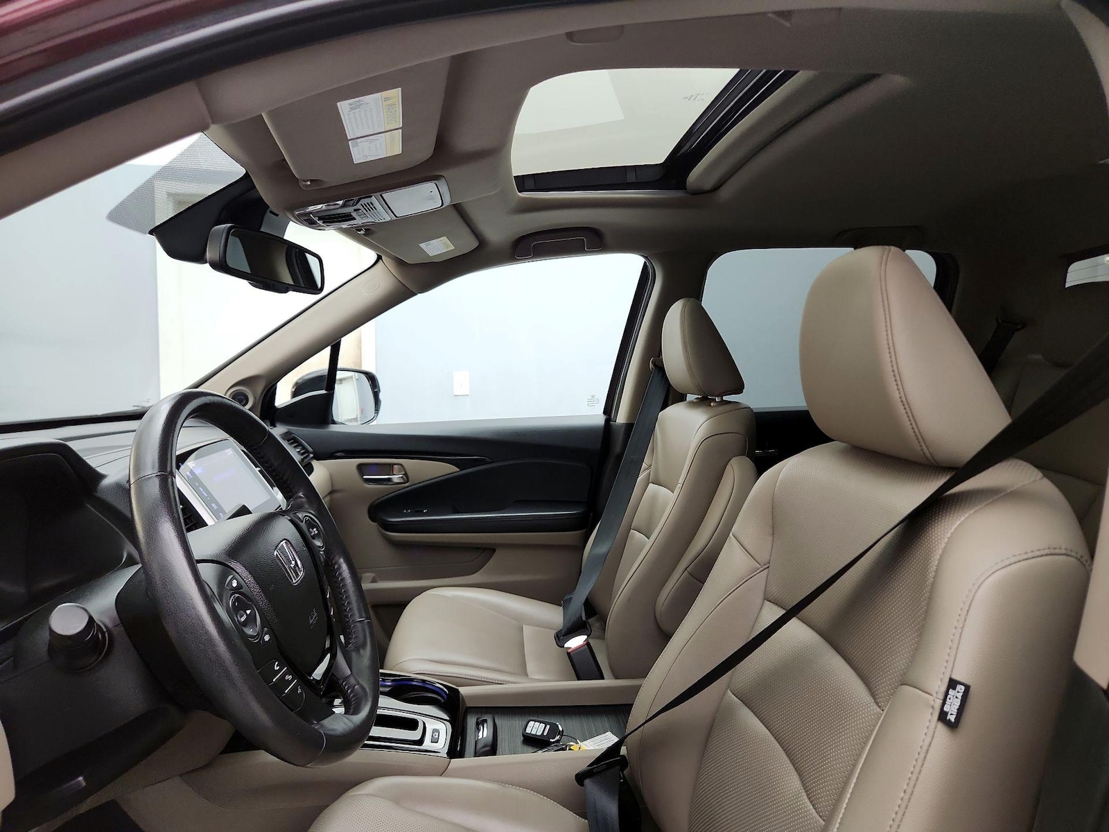 Sunroof(s) & Overhead Airbags