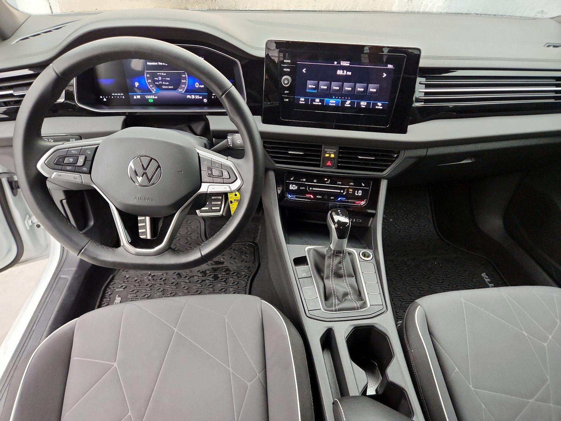 Thumbnail: 2025 Volkswagen Jetta - 9