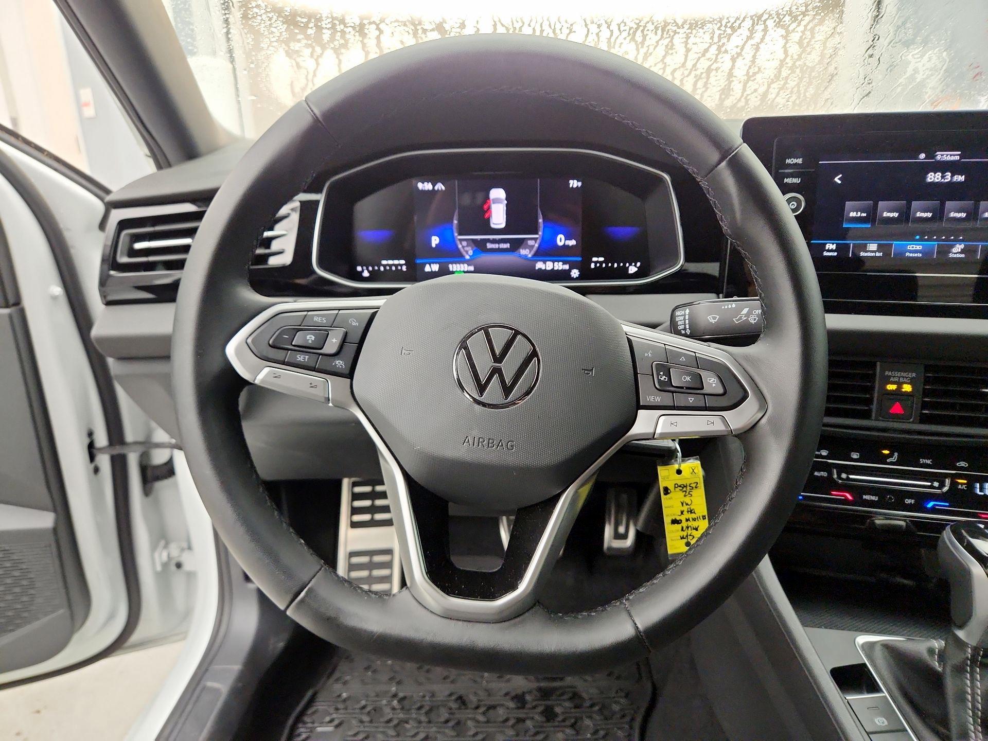 Thumbnail: 2025 Volkswagen Jetta - 10