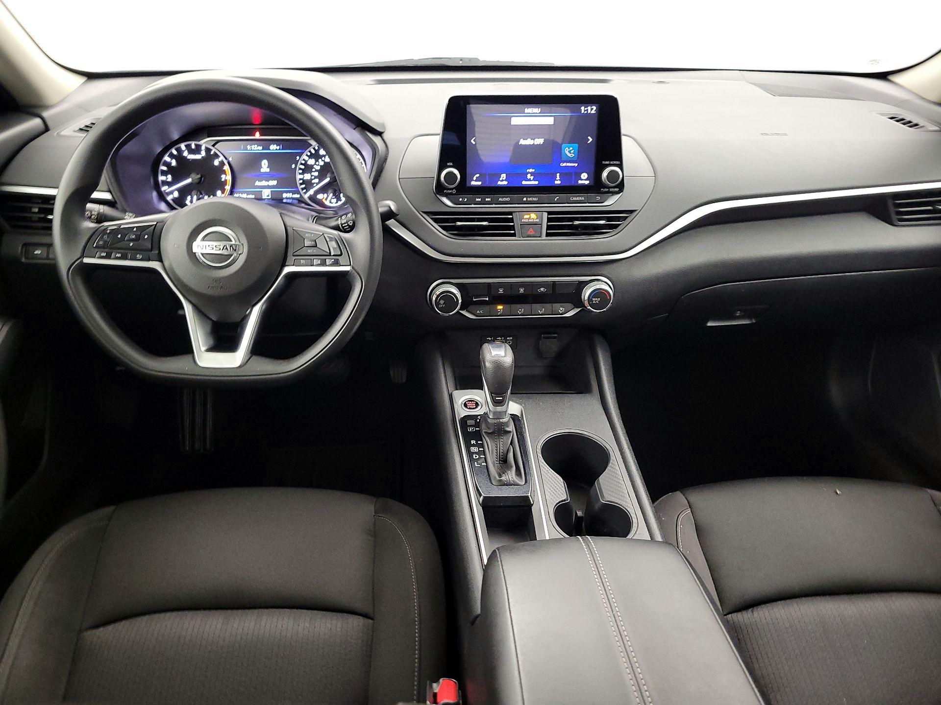 Thumbnail: 2020 Nissan Altima - 9