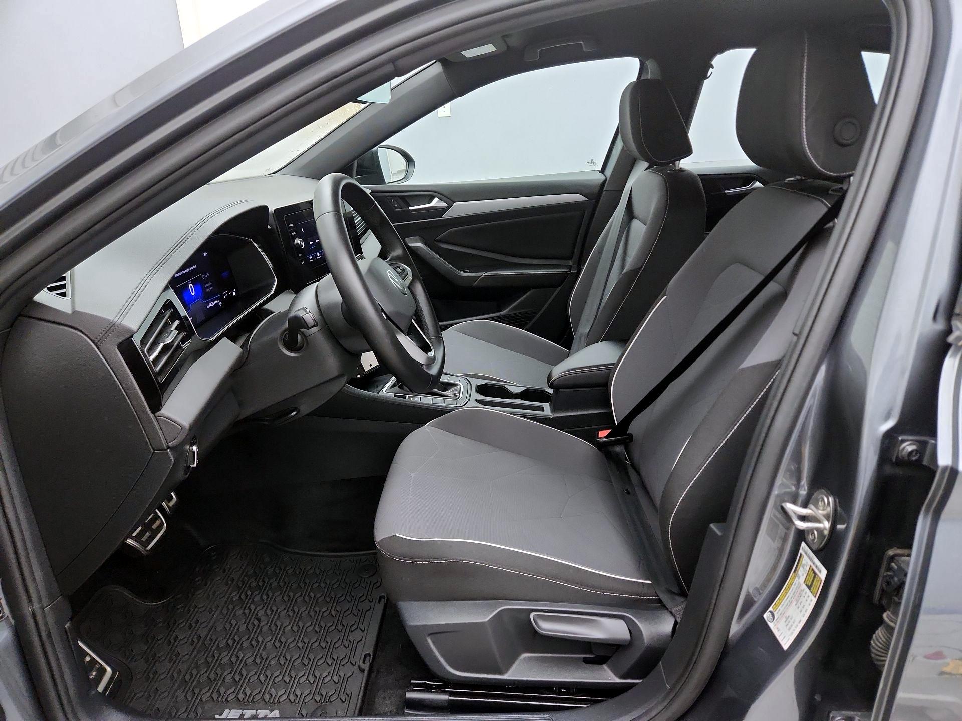 Thumbnail: 2025 Volkswagen Jetta - 11
