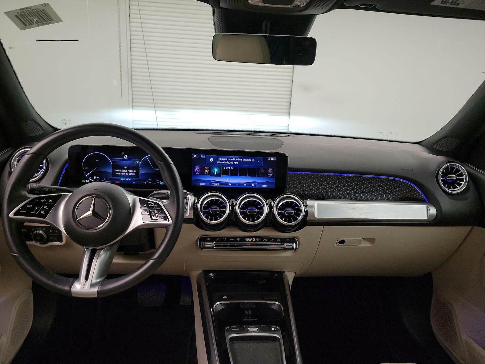 2025 Mercedes-Benz GLB Base - Photo 10
