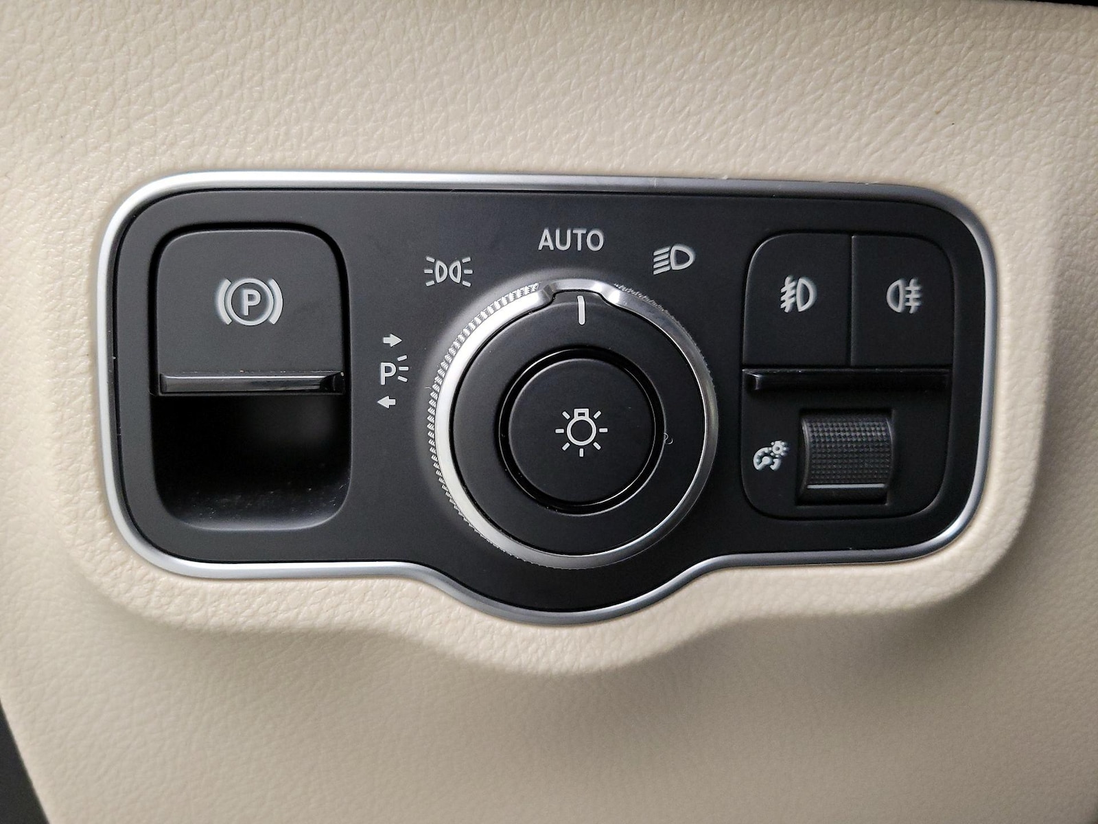 2025 Mercedes-Benz GLB Base - Photo 14